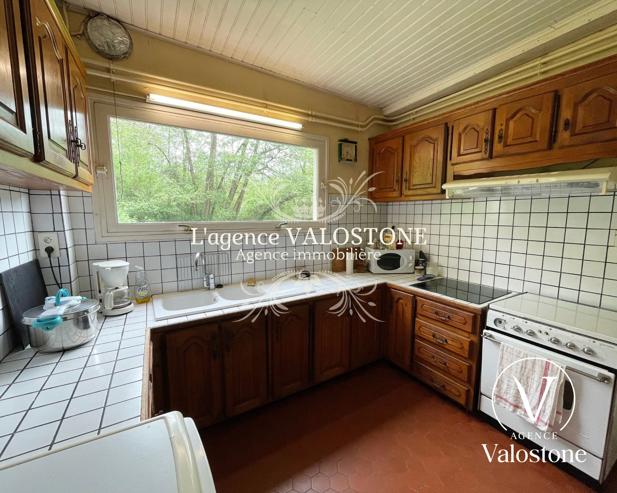 Photo 10 — VALOSTONE INTERNATIONAL