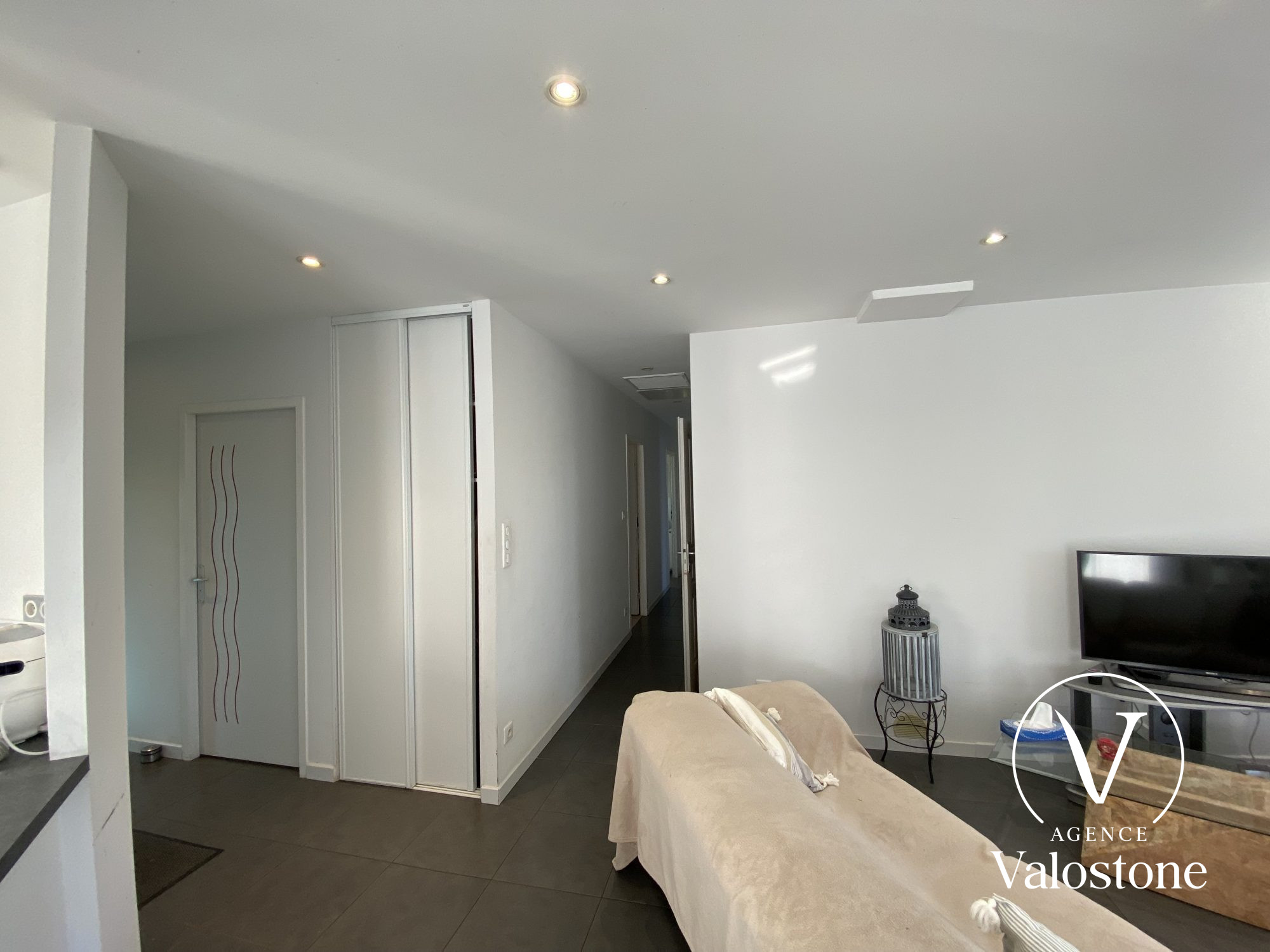 Photo 23 — VALOSTONE INTERNATIONAL