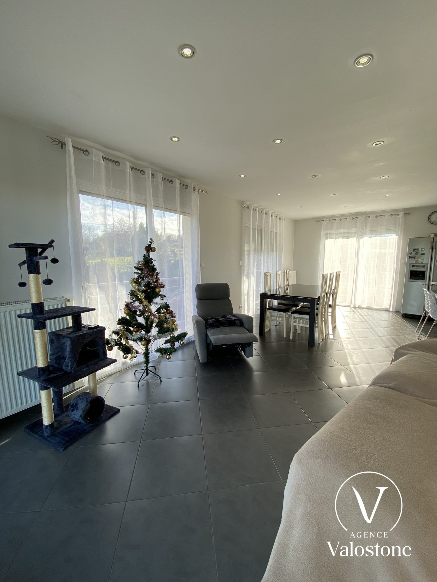 Photo 5 — VALOSTONE INTERNATIONAL