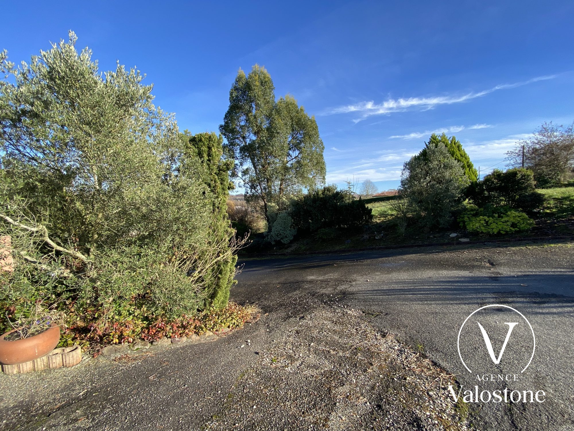 Photo 24 — VALOSTONE INTERNATIONAL