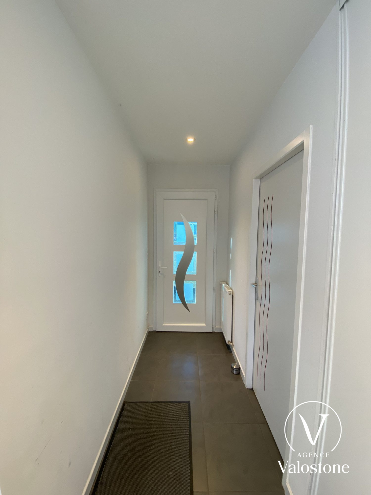 Photo 18 — VALOSTONE INTERNATIONAL