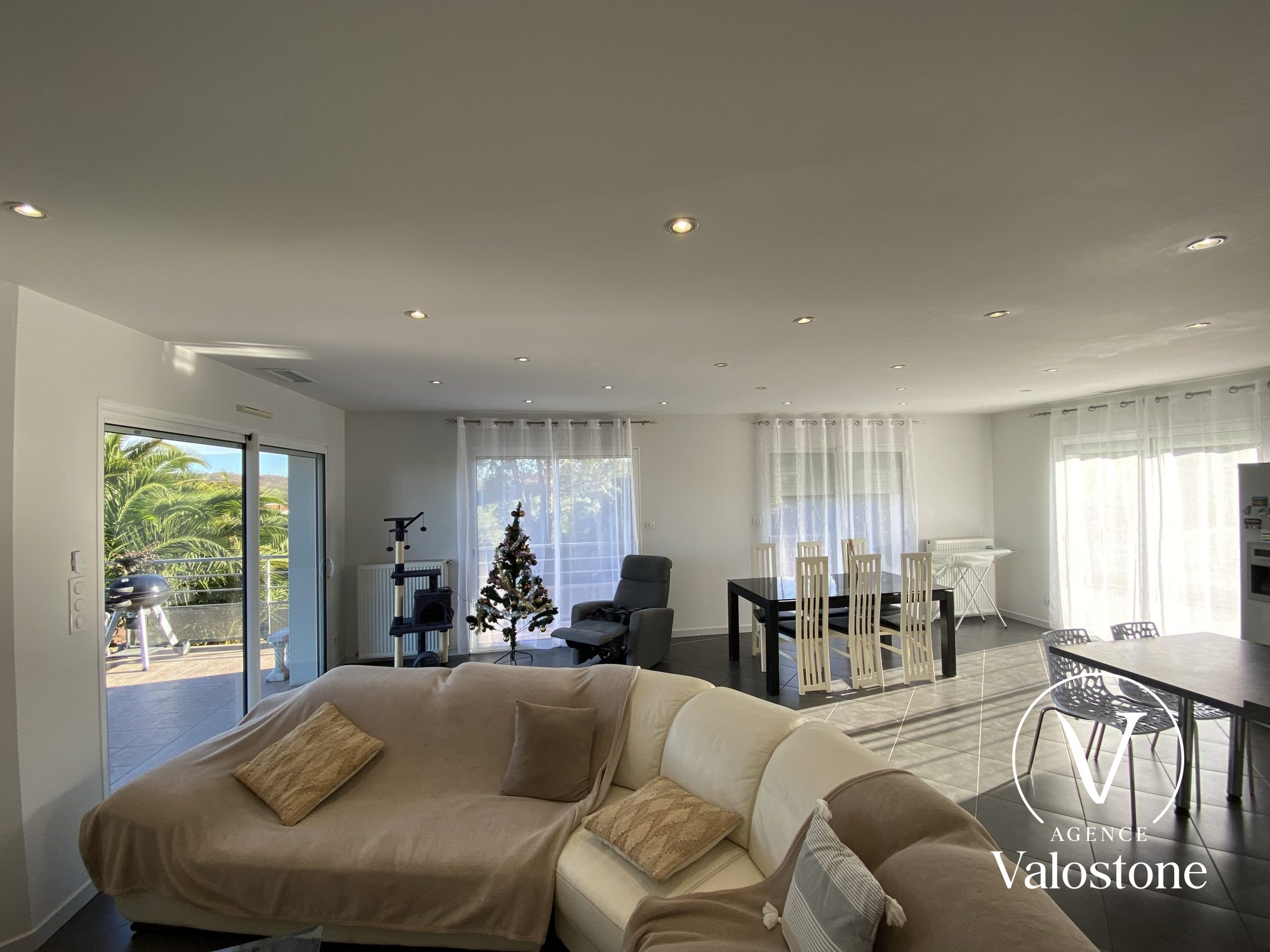 Photo 3 — VALOSTONE INTERNATIONAL