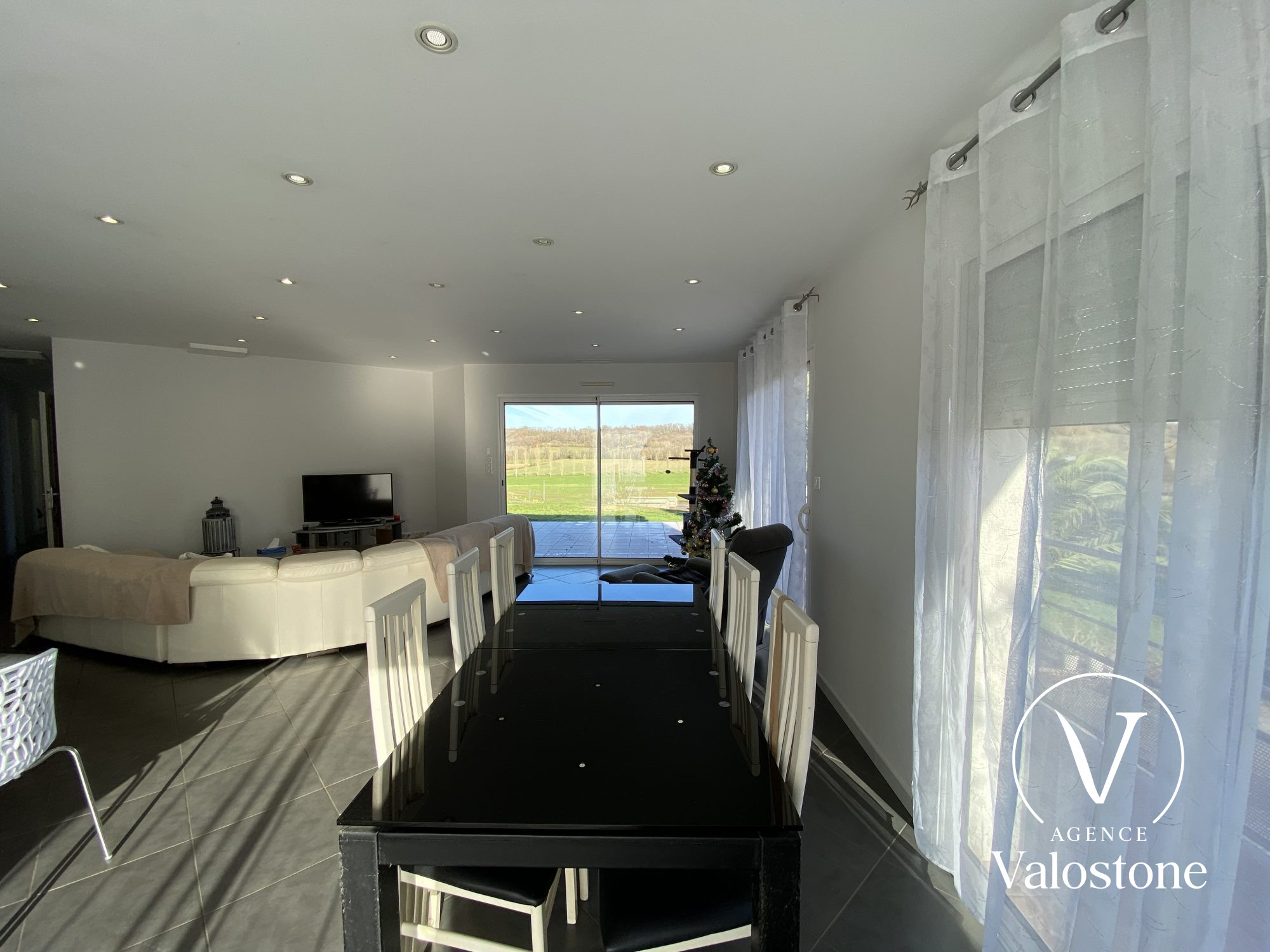Photo 16 — VALOSTONE INTERNATIONAL
