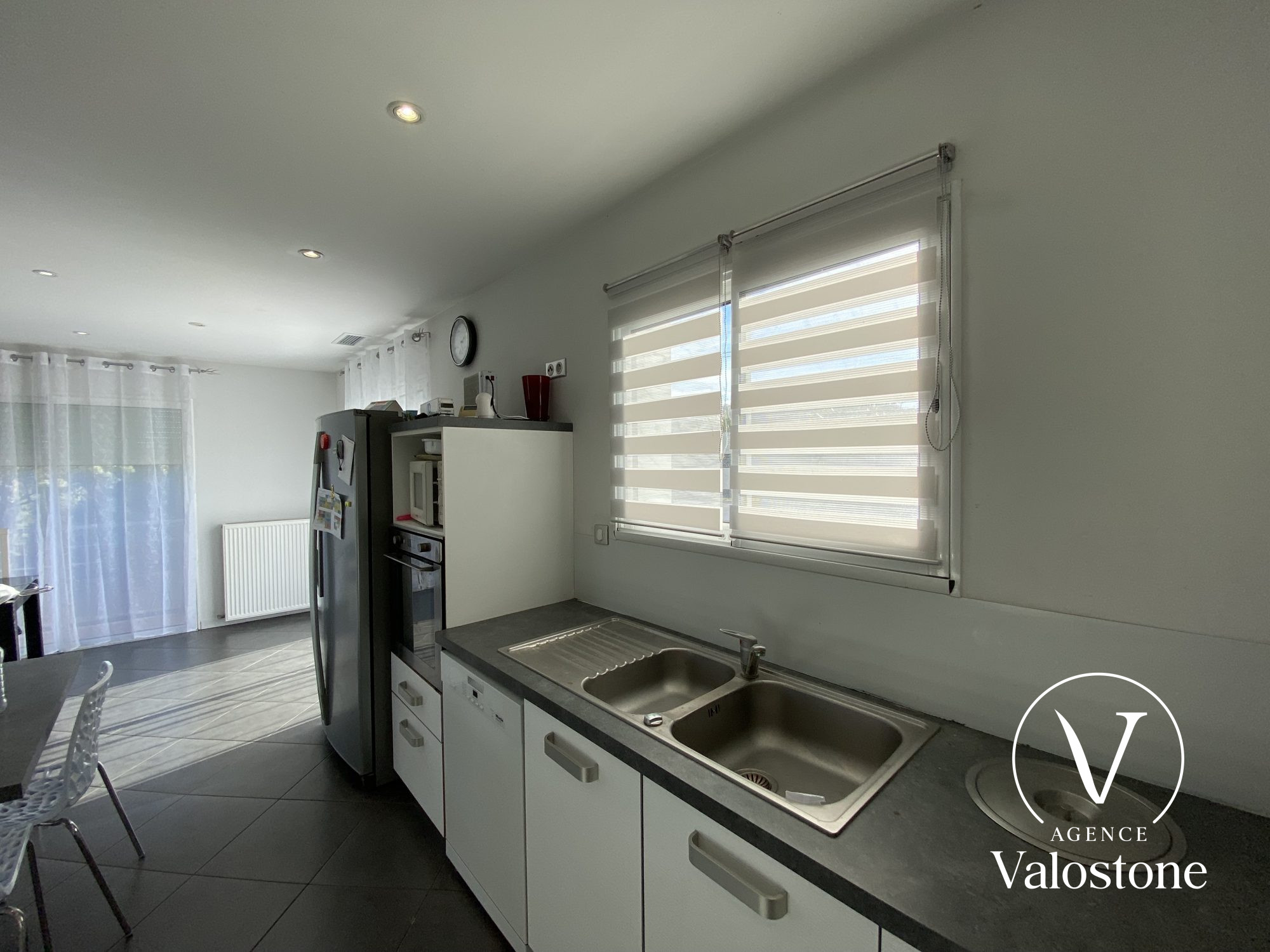 Photo 22 — VALOSTONE INTERNATIONAL