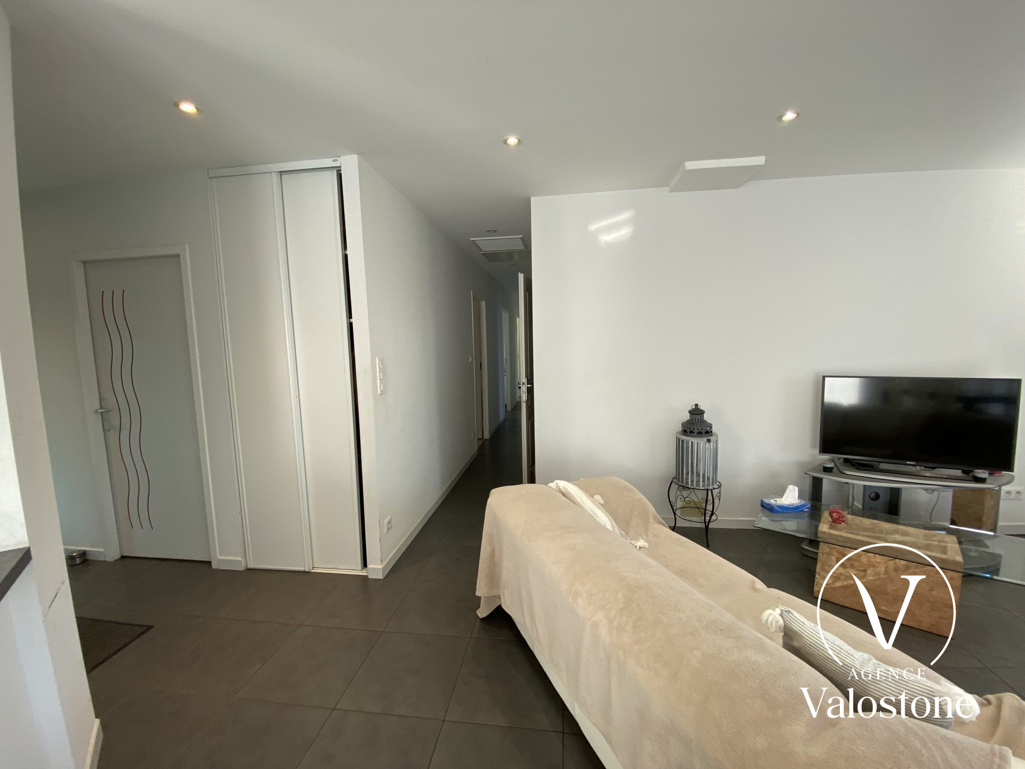 Photo 28 — VALOSTONE INTERNATIONAL