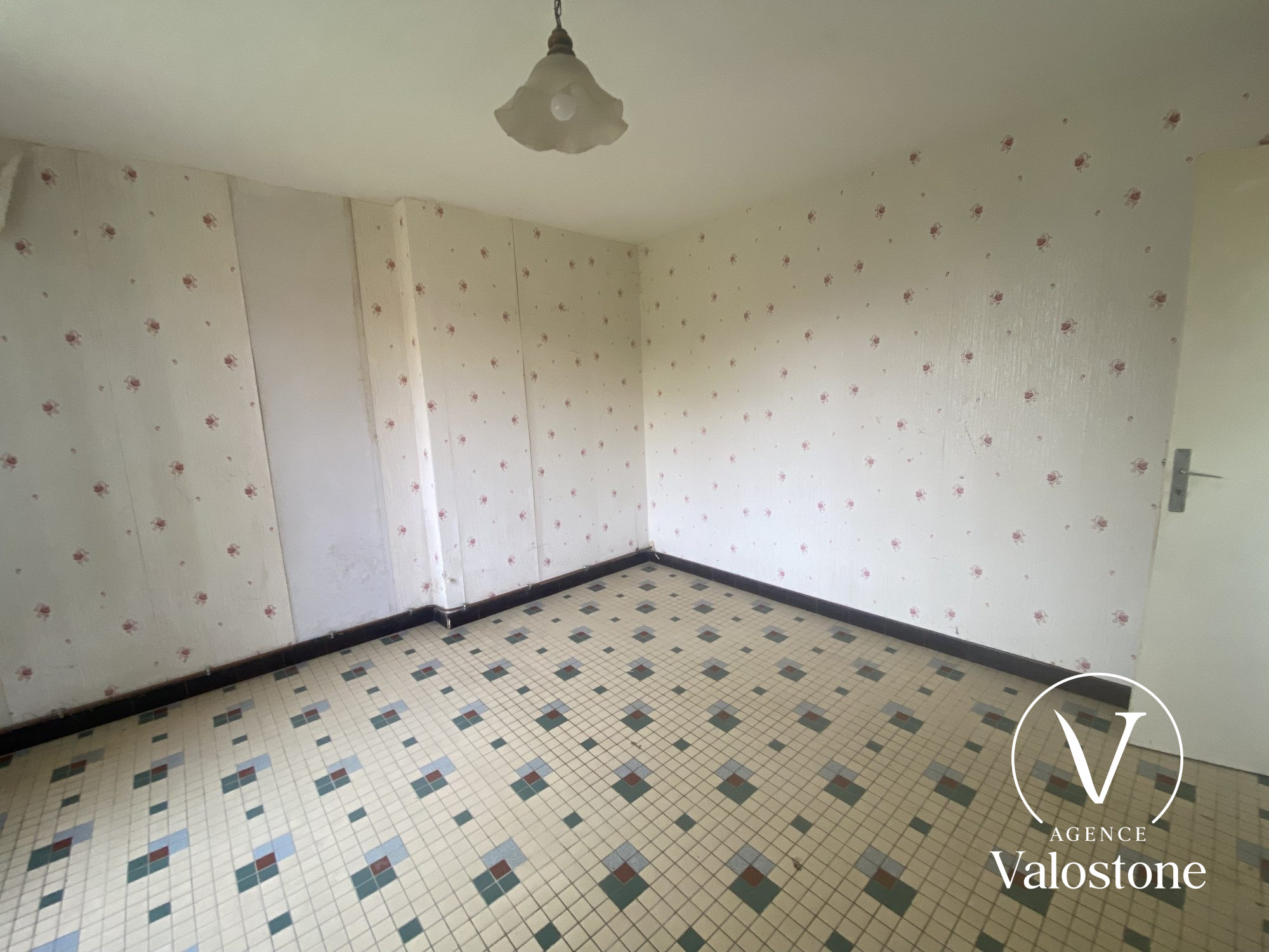 Photo 10 — VALOSTONE INTERNATIONAL