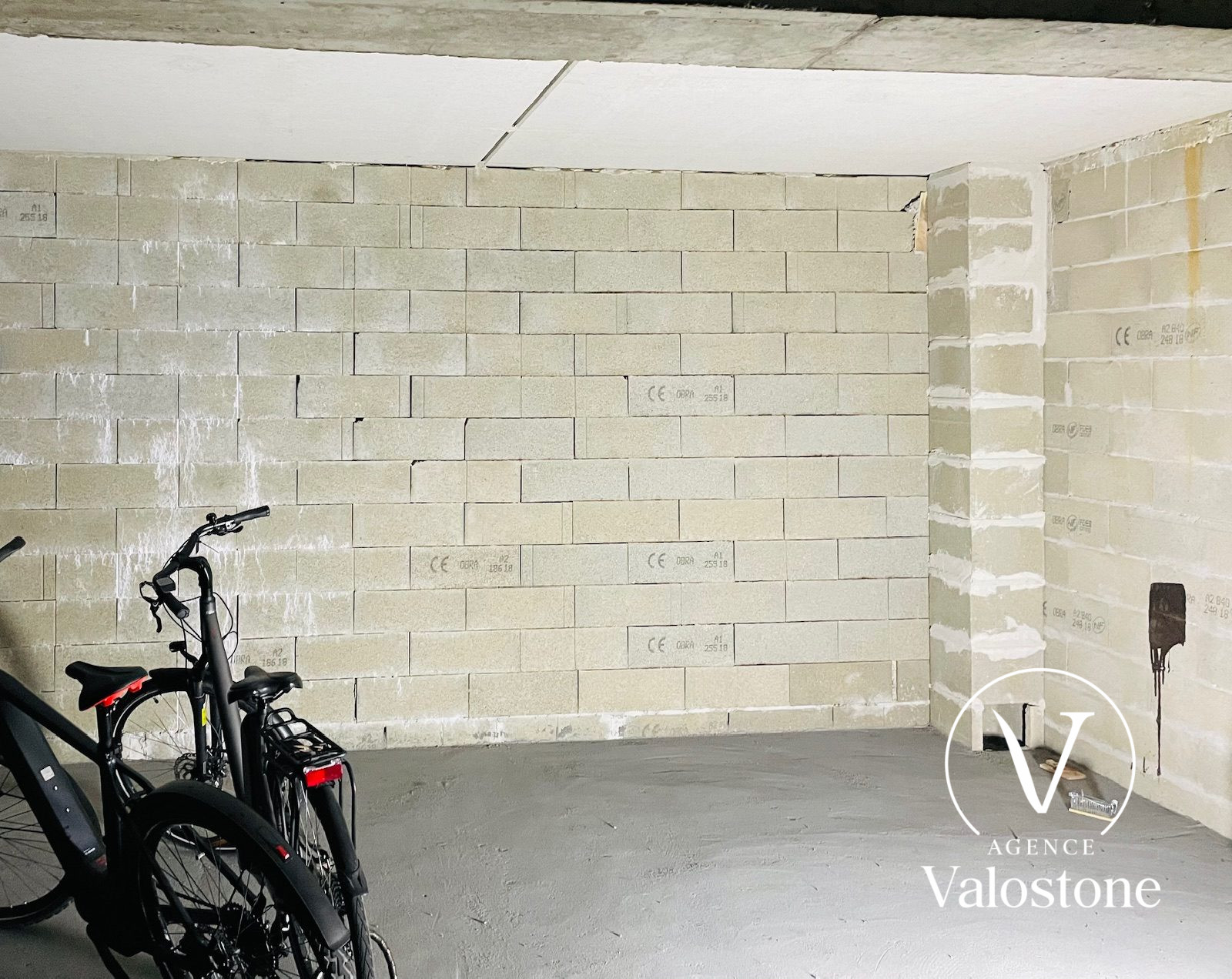 Photo 23 — VALOSTONE INTERNATIONAL