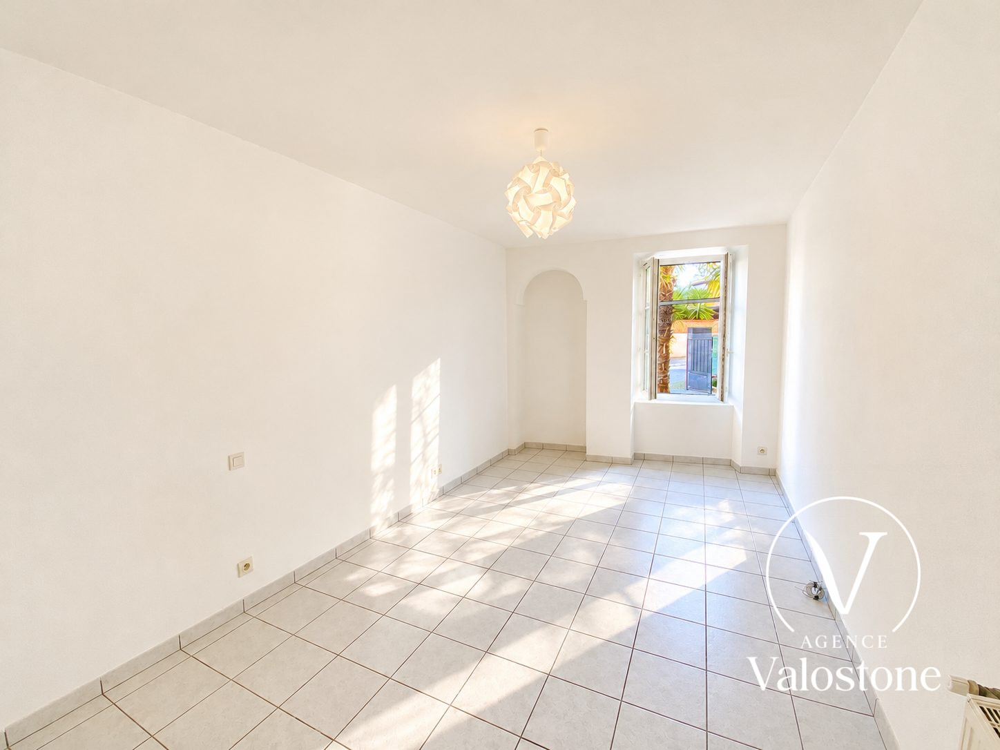 Photo 10 — VALOSTONE INTERNATIONAL