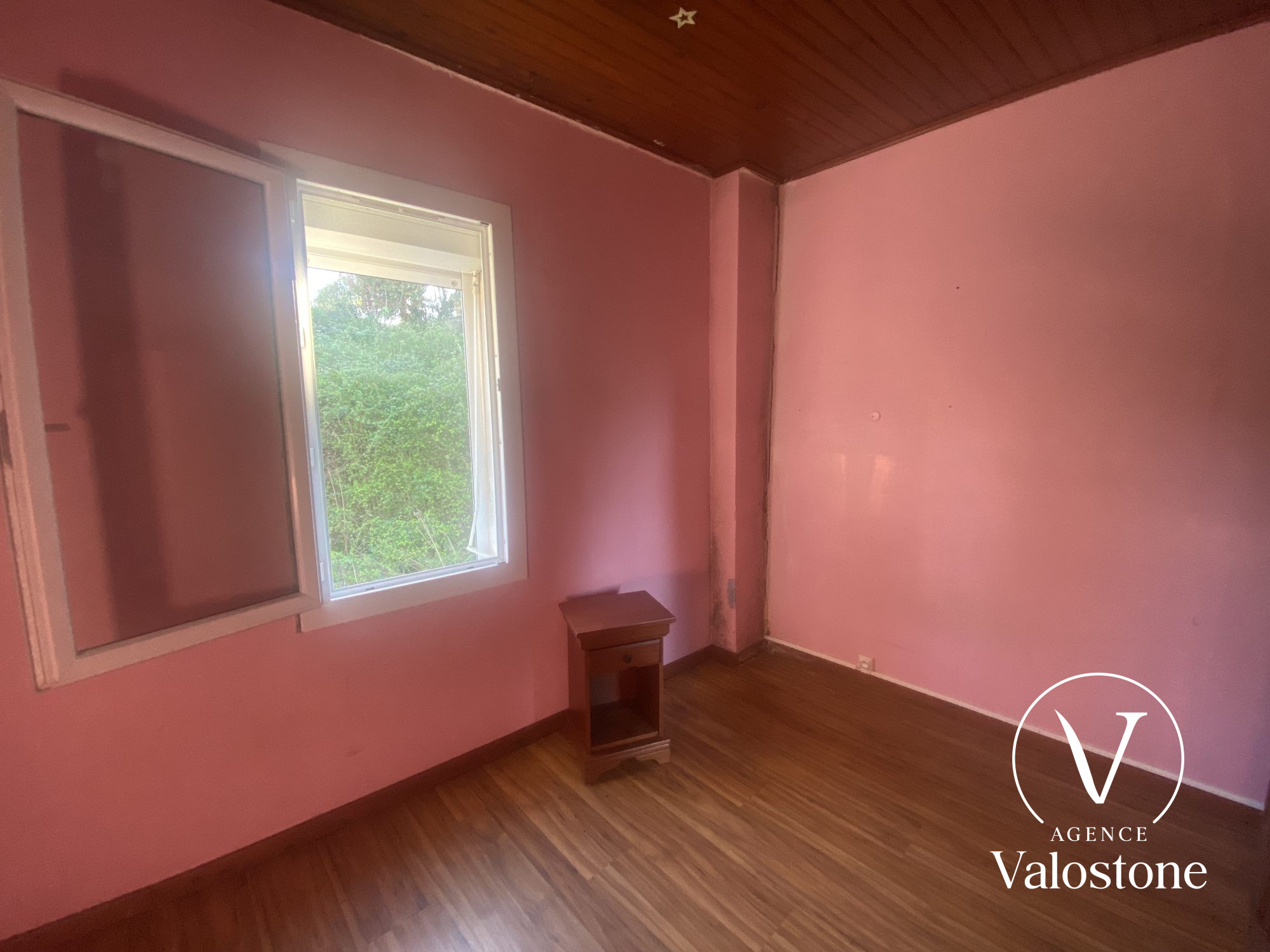Photo 4 — VALOSTONE INTERNATIONAL