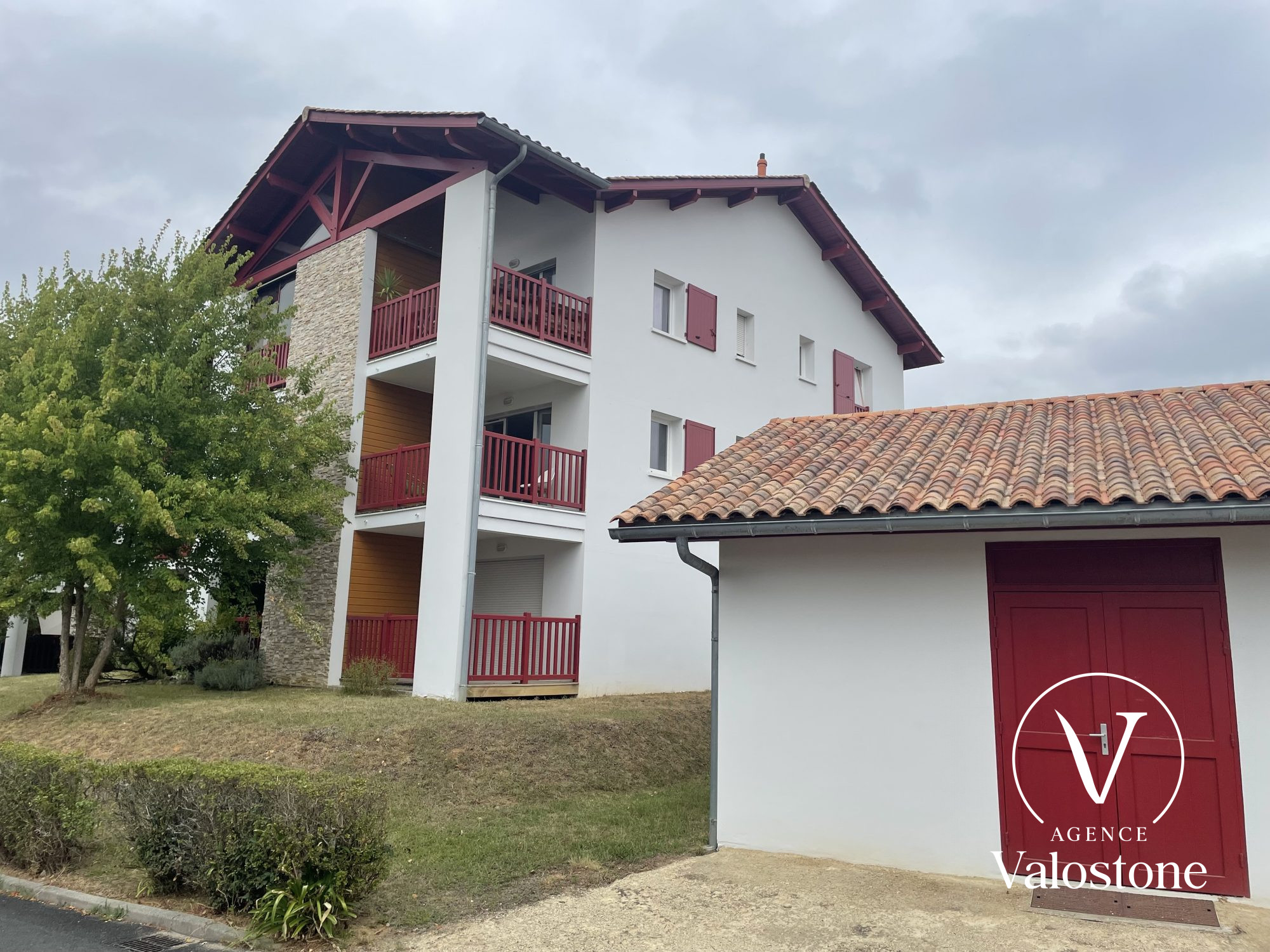 Photo 3 — VALOSTONE INTERNATIONAL