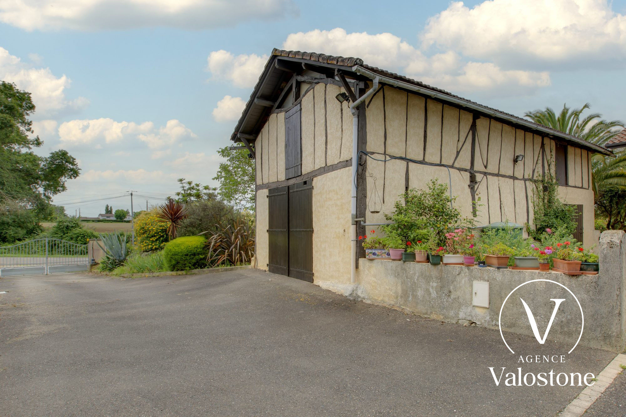 Photo 17 — VALOSTONE INTERNATIONAL