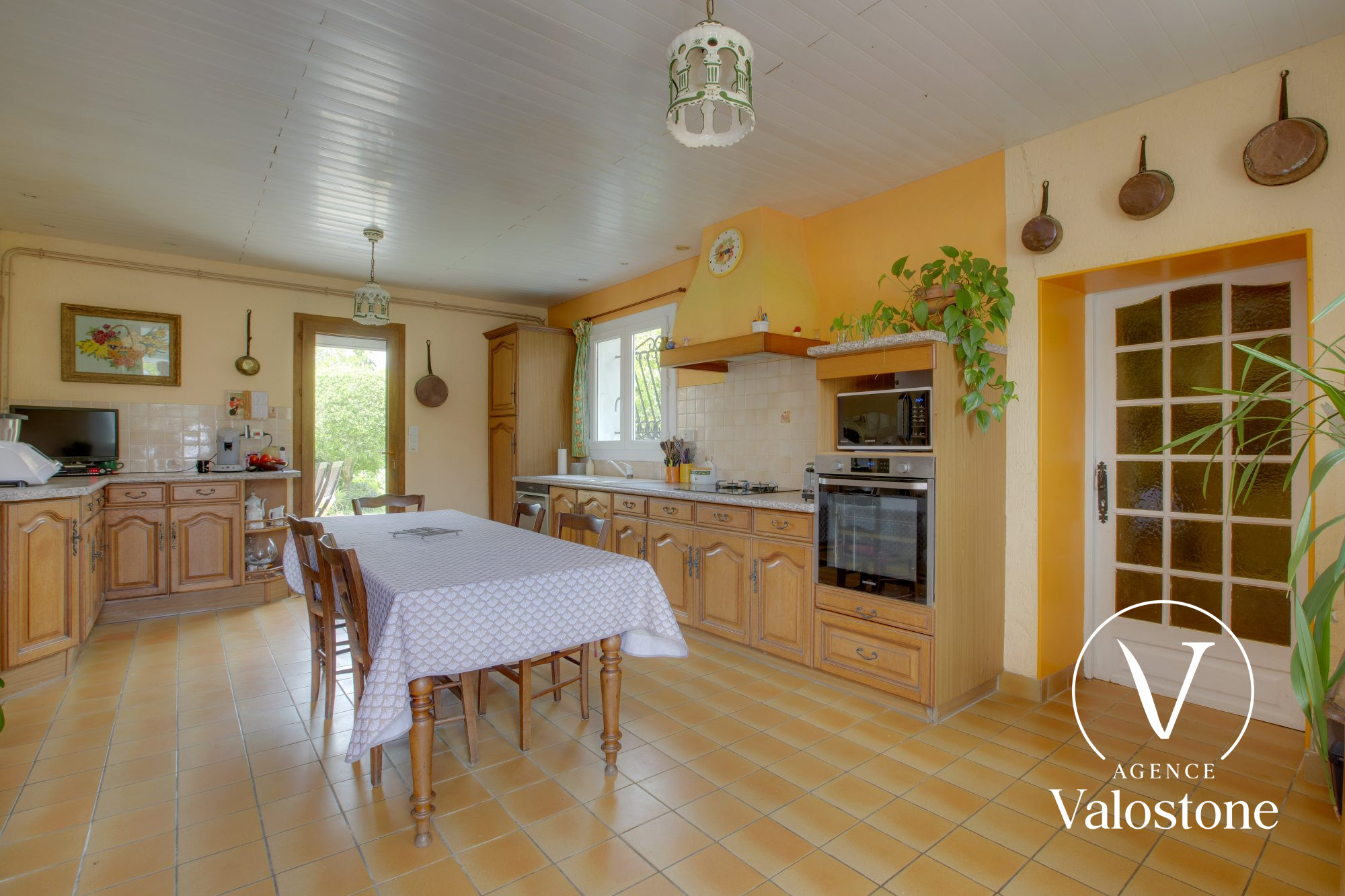 Photo 11 — VALOSTONE INTERNATIONAL