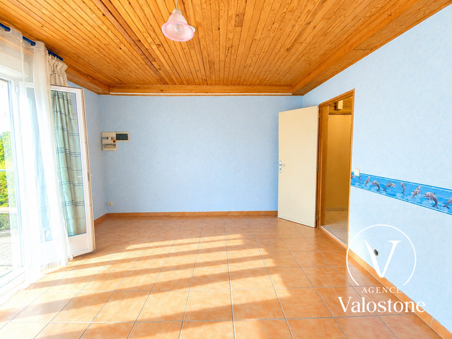 Photo 14 — VALOSTONE INTERNATIONAL
