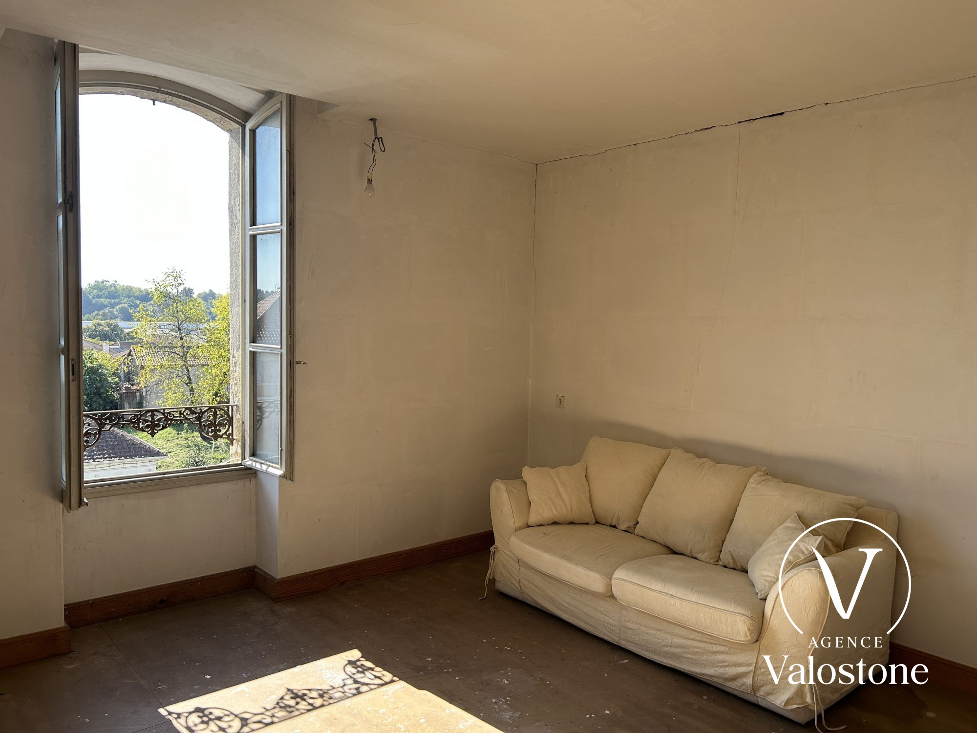 Photo 3 — VALOSTONE INTERNATIONAL
