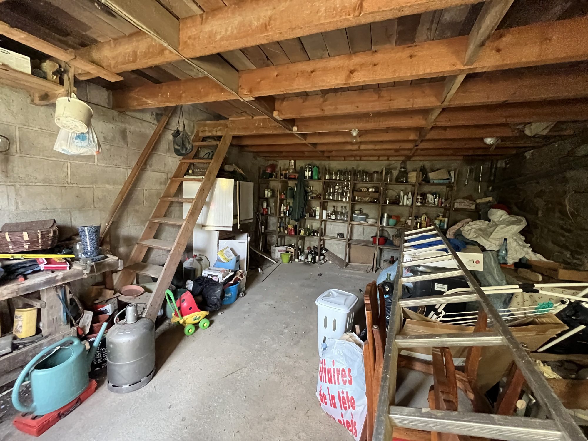 Photo 29 — CABINET A&G