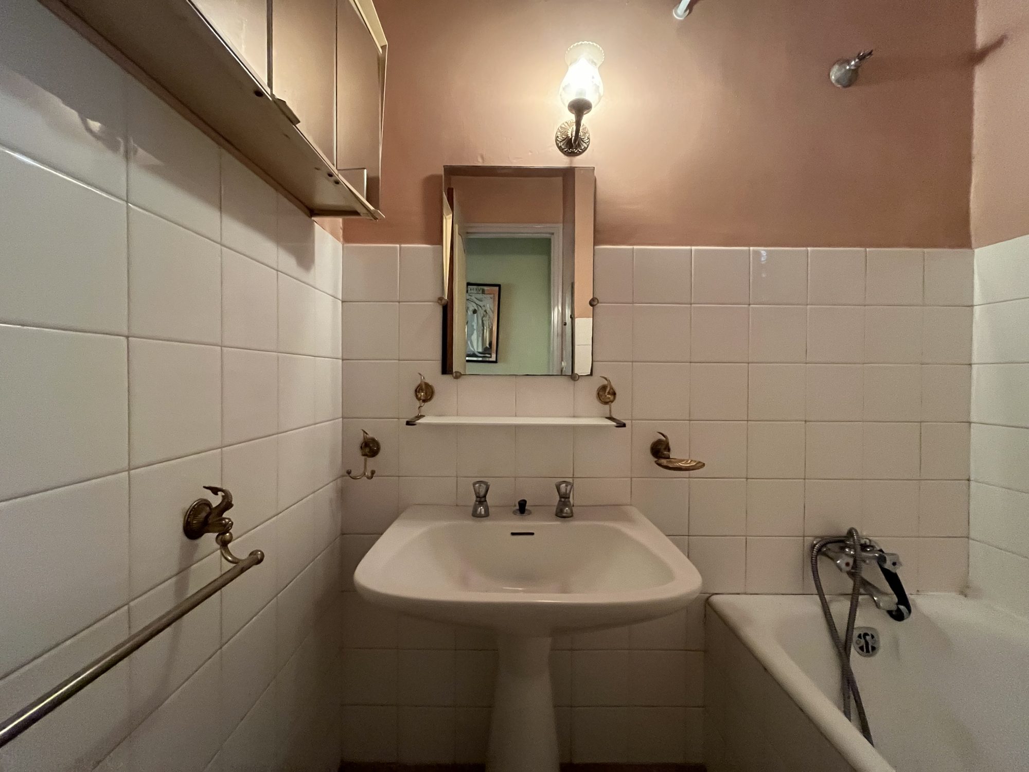 Photo 20 — CABINET A&G