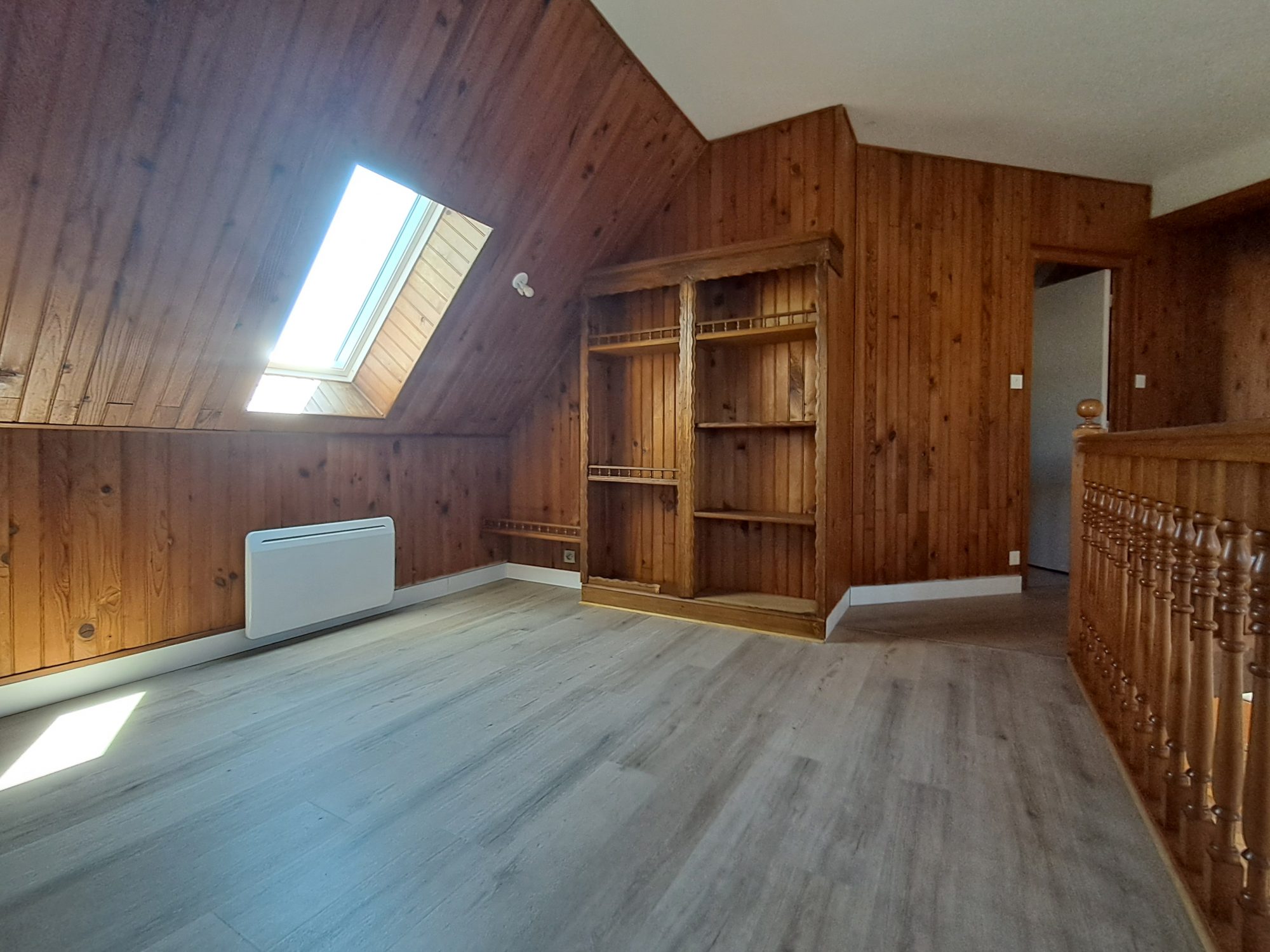 Photo 12 — CABINET A&G