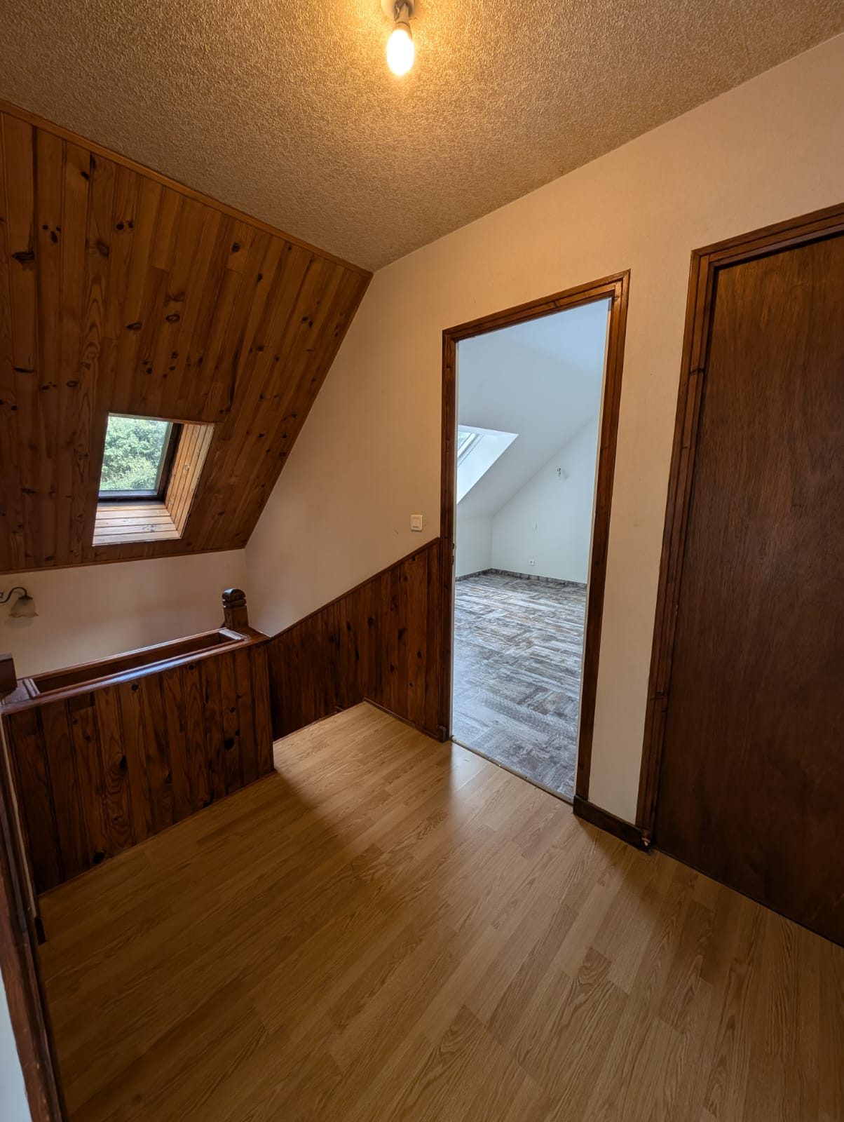 Photo 19 — CABINET A&G
