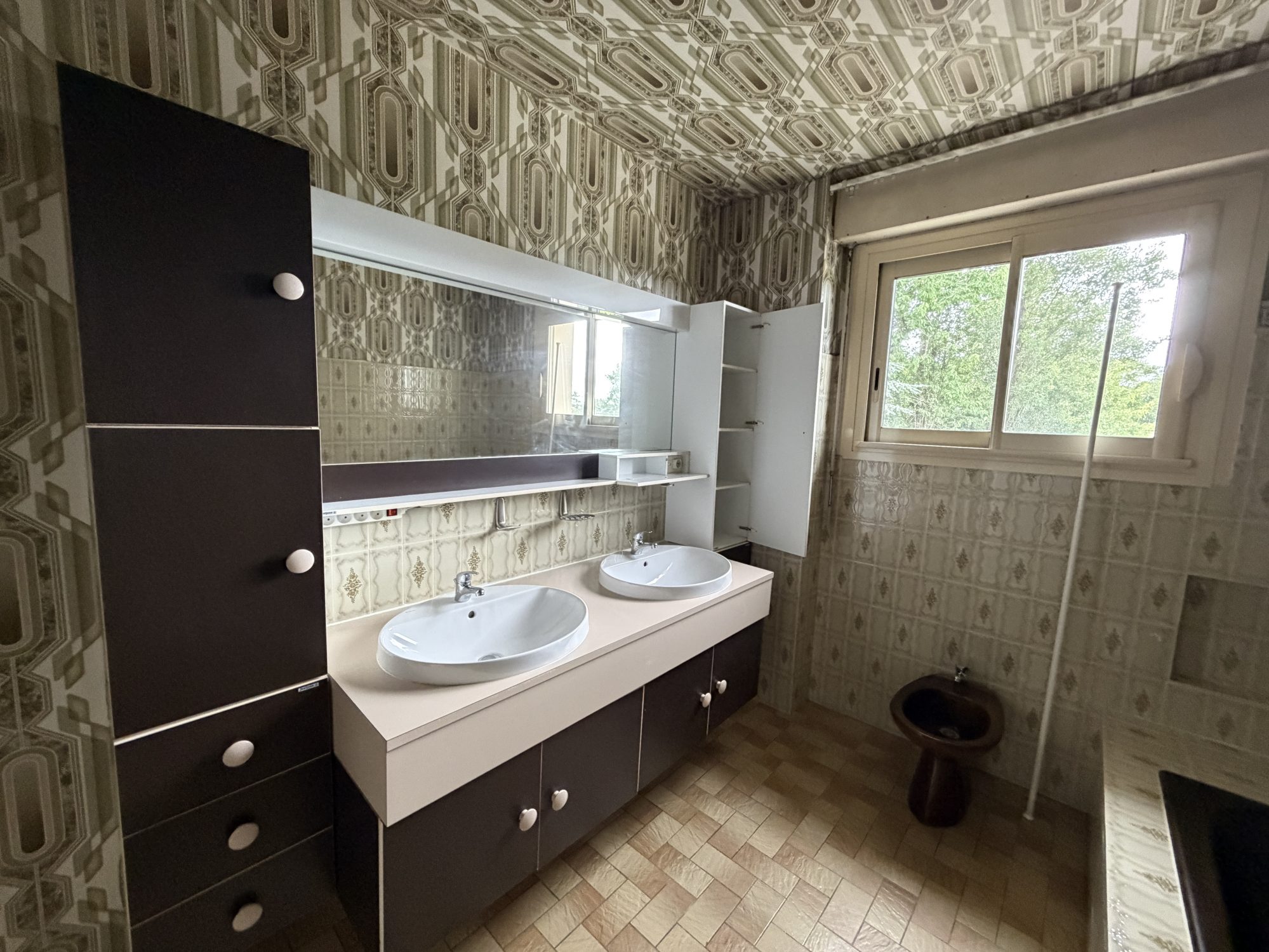 Photo 11 — CABINET A&G