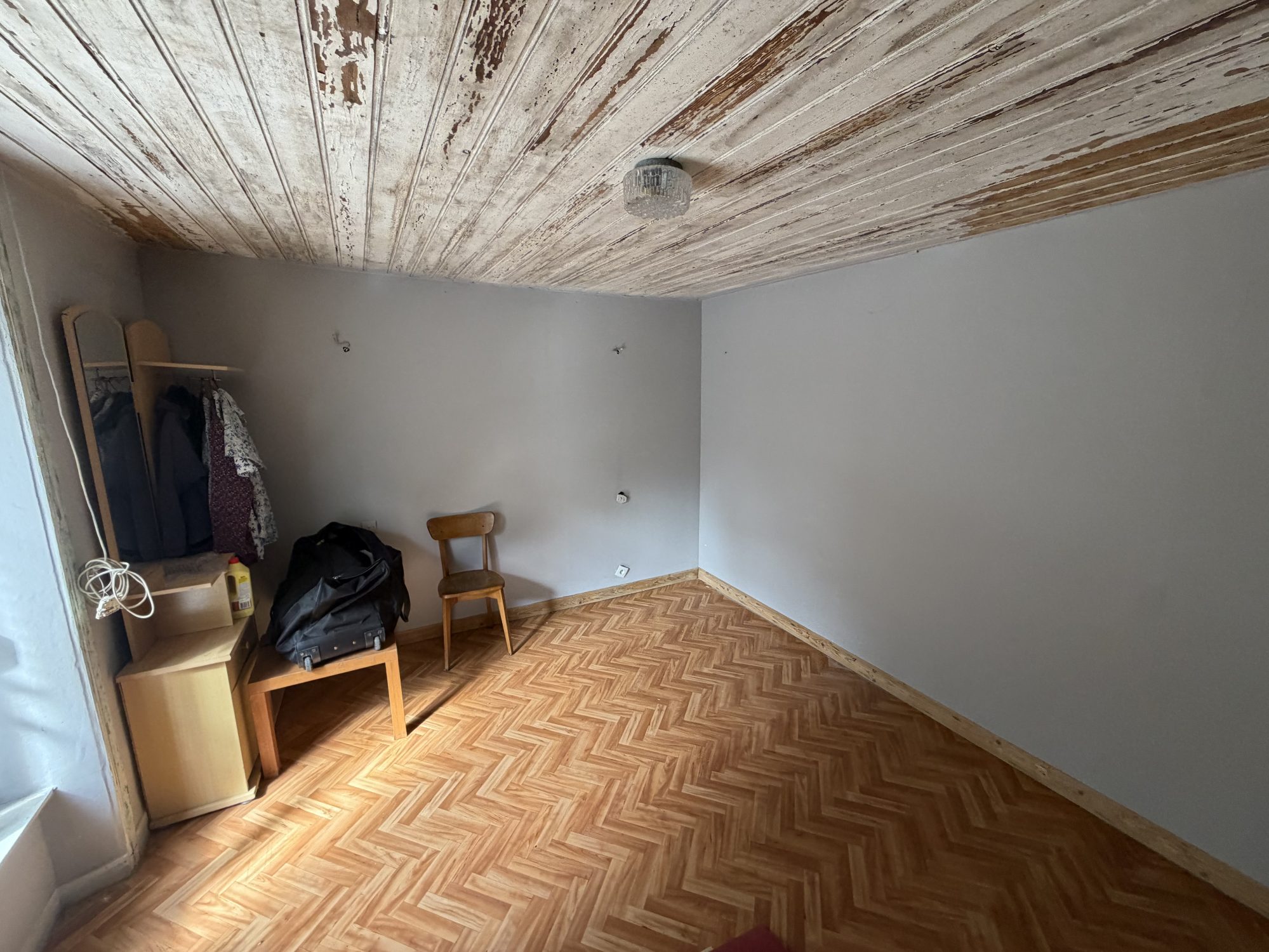 Photo 4 — CABINET A&G