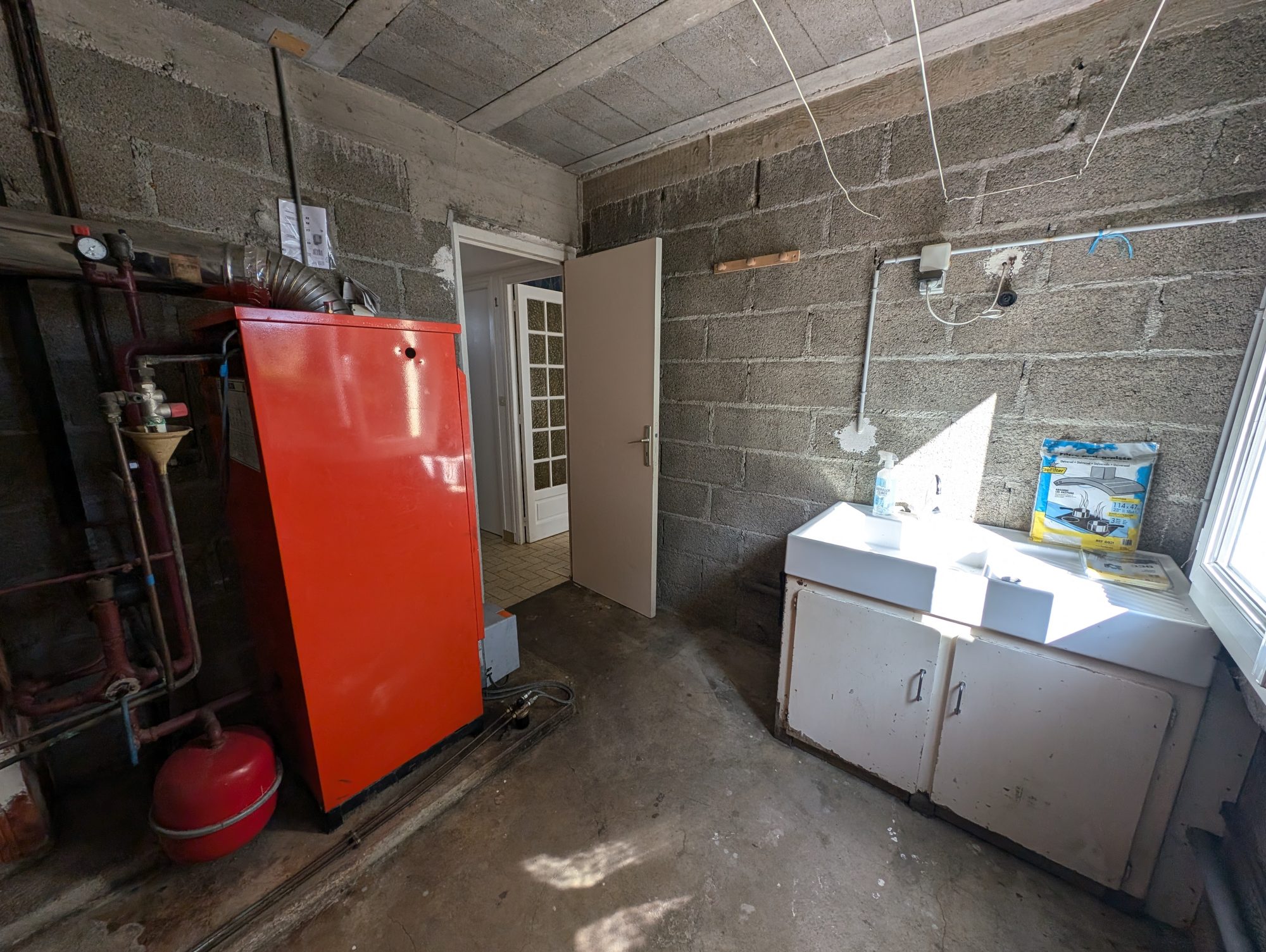 Photo 13 — CABINET A&G