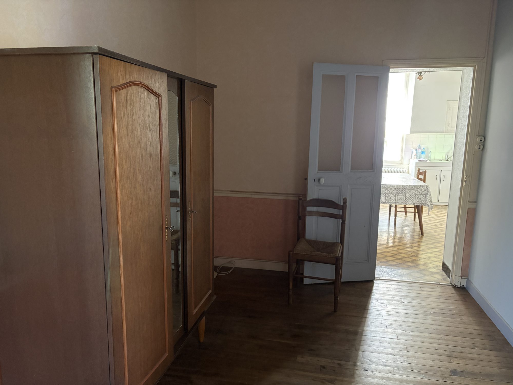 Photo 8 — CABINET A&G