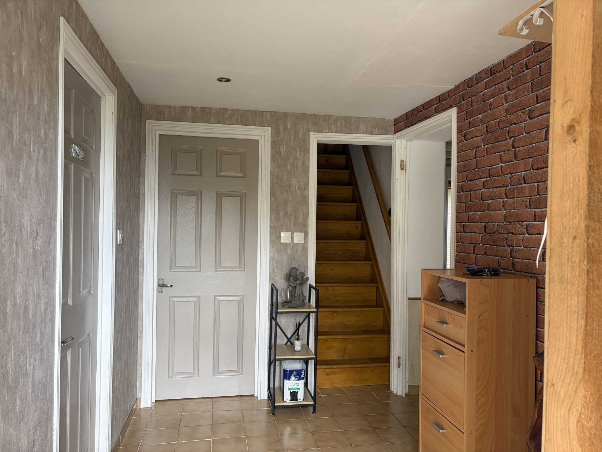 Photo 6 — CABINET A&G