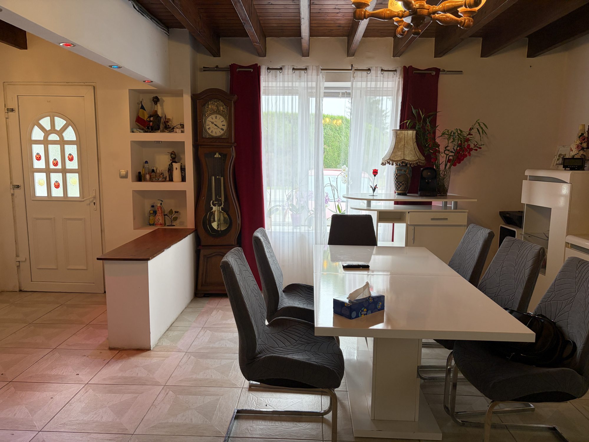 Photo 2 — CABINET A&G