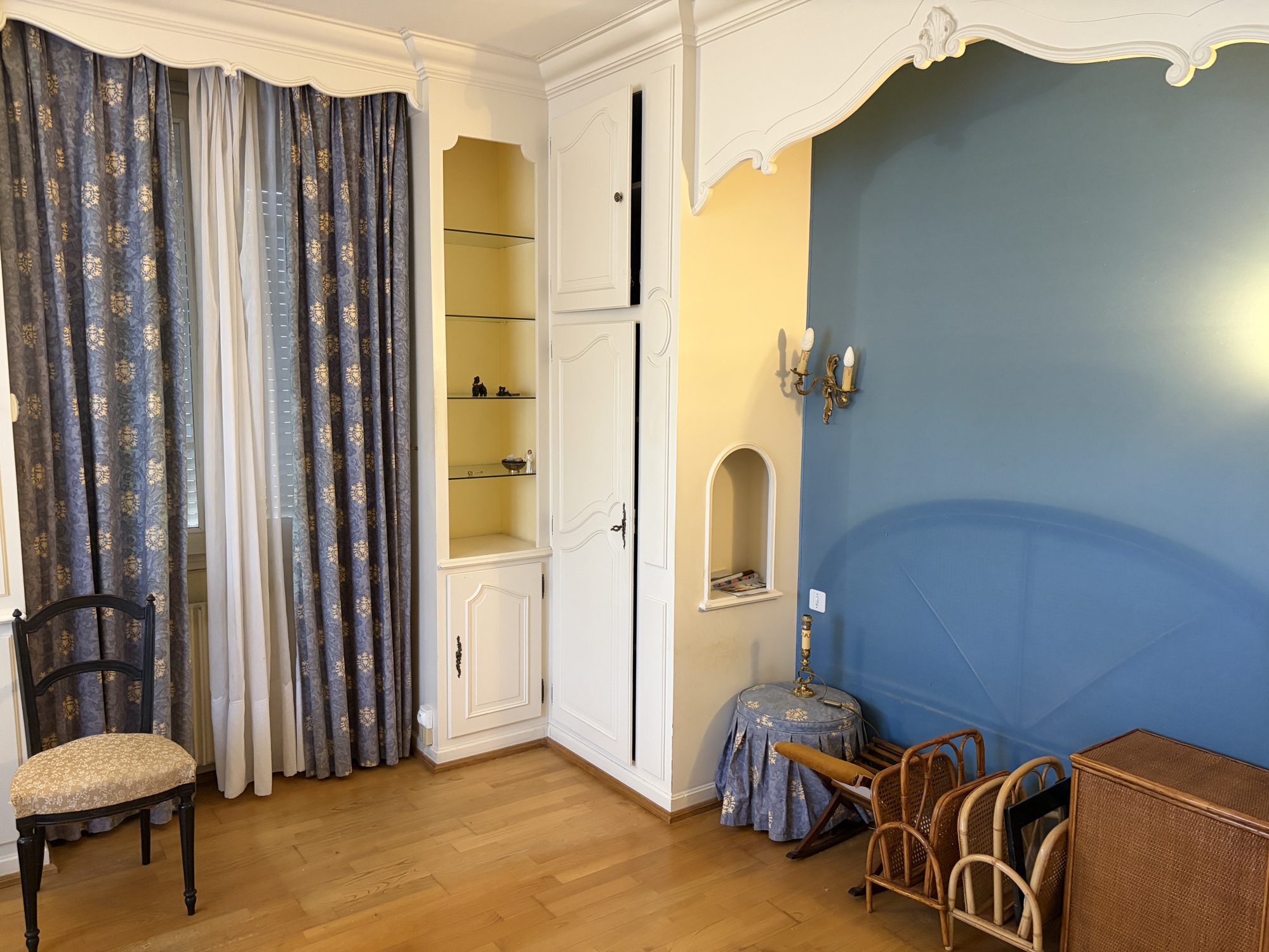 Photo 9 — CABINET A&G