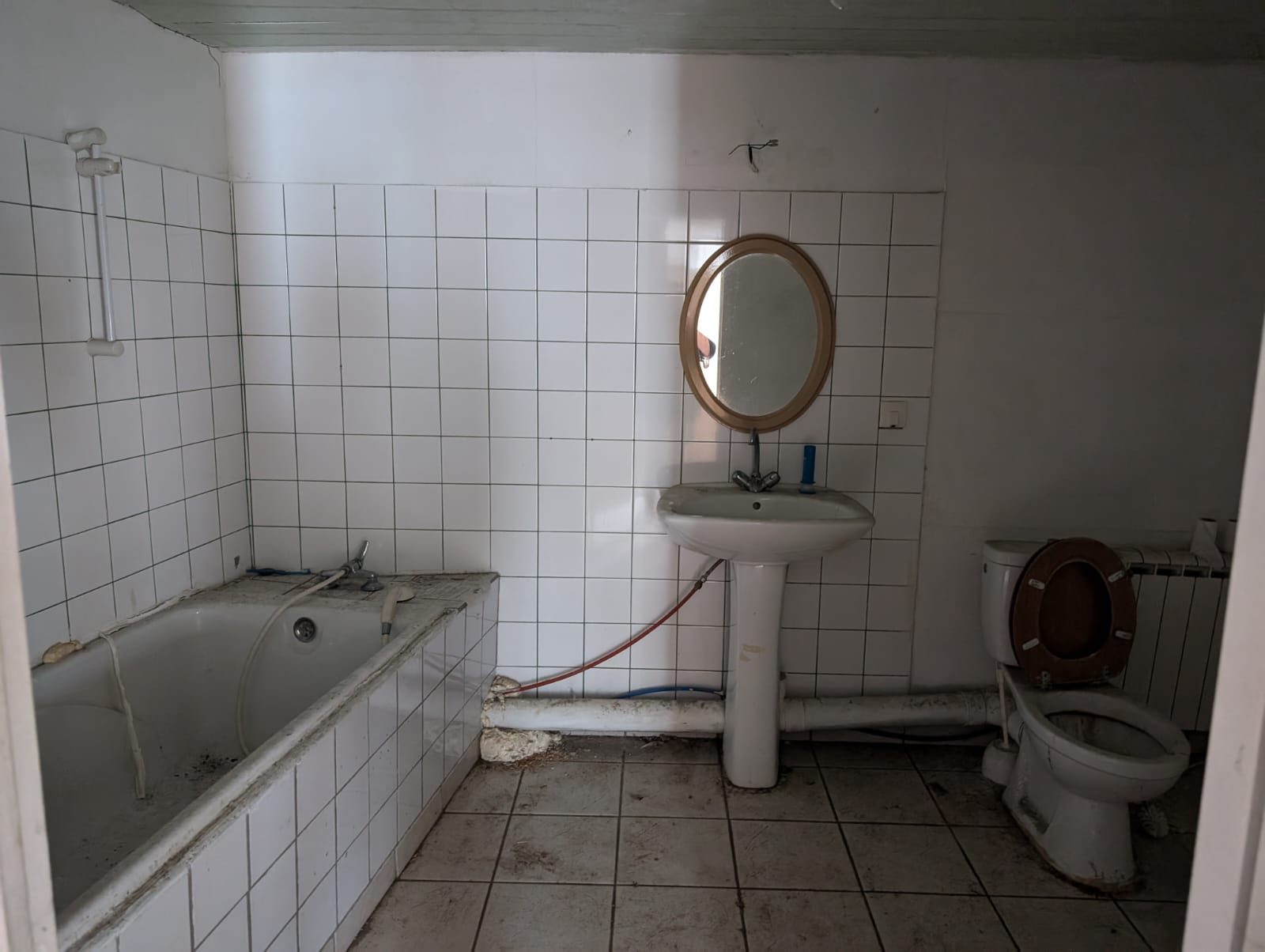 Photo 9 — CABINET A&G