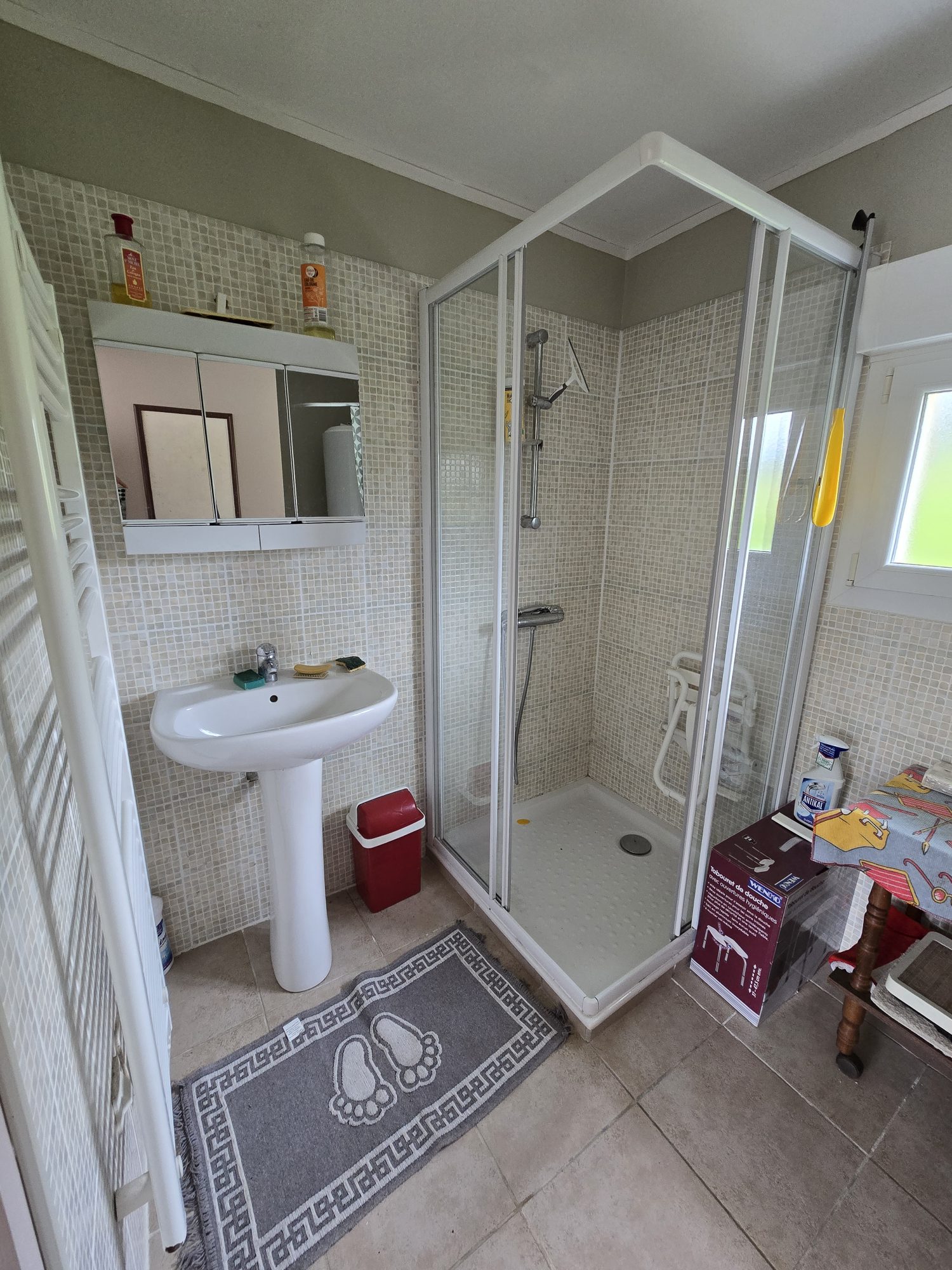 Photo 4 — CABINET A&G