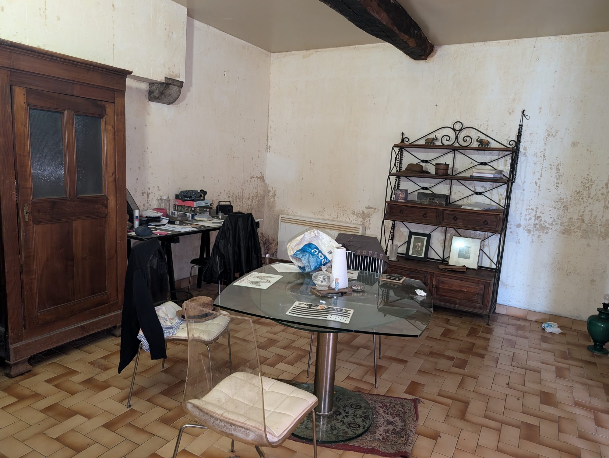 Photo 5 — CABINET A&G