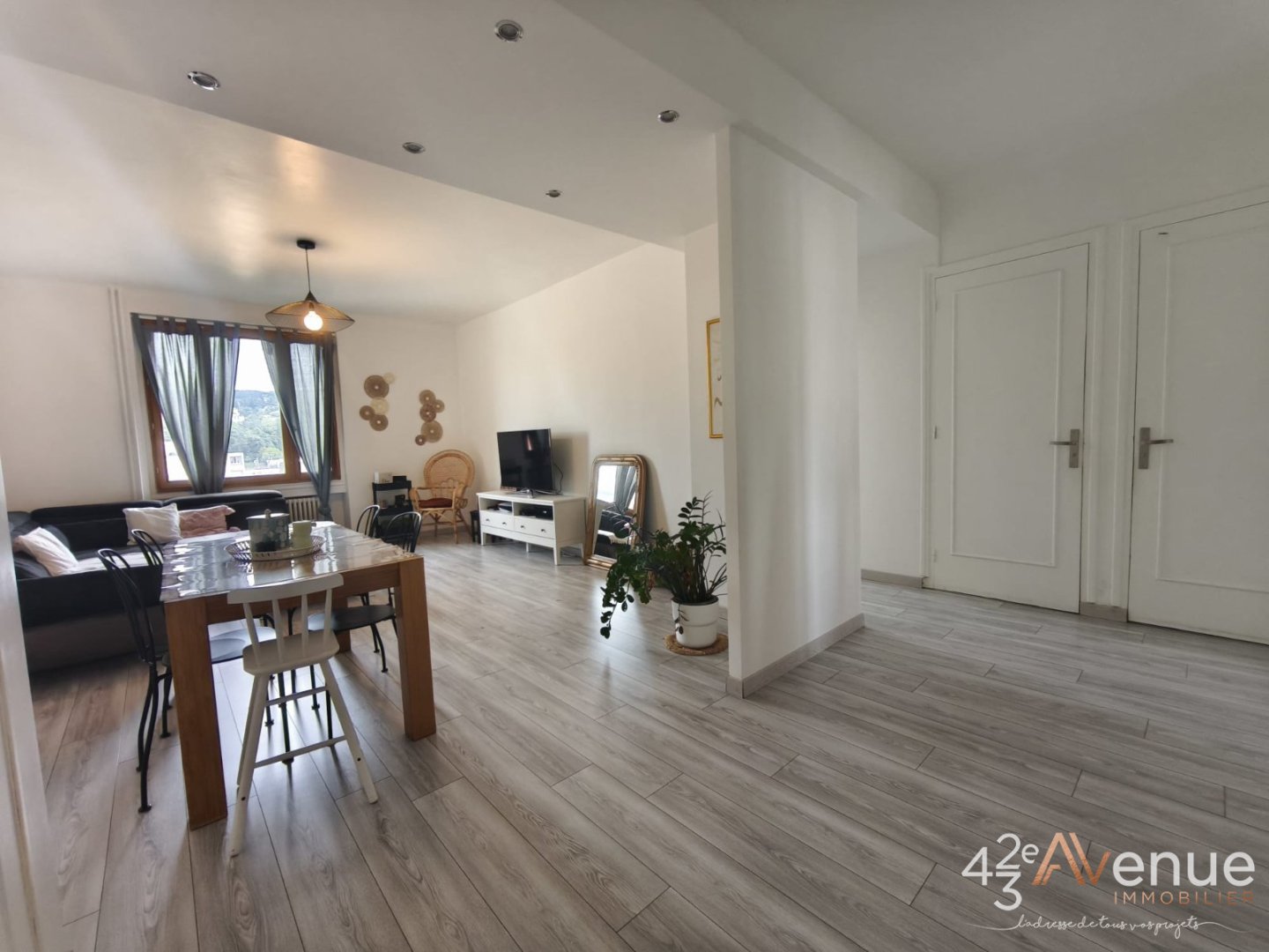 Photo 2 — 42eme Avenue