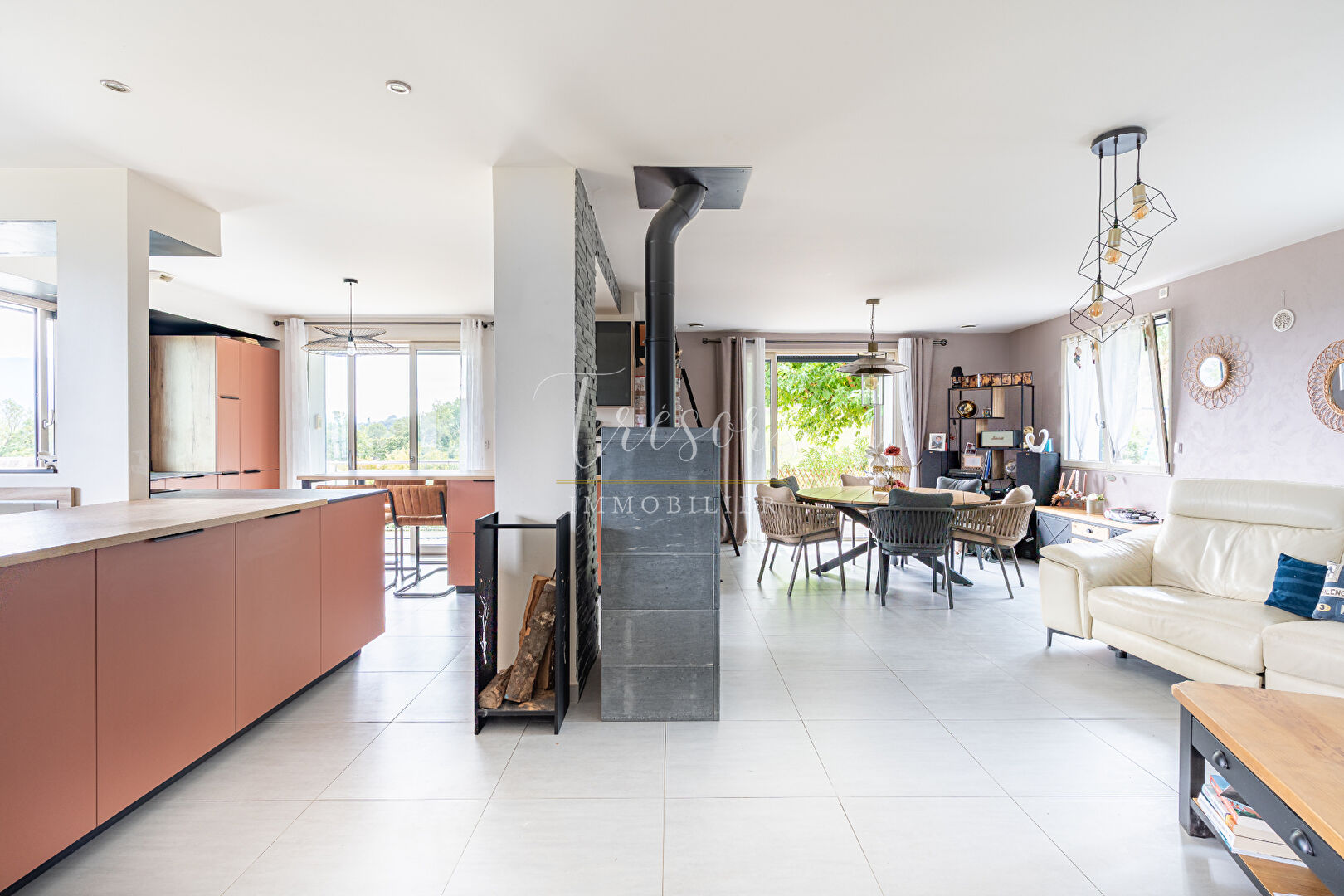 Photo 2 — TRESORS IMMOBILIER