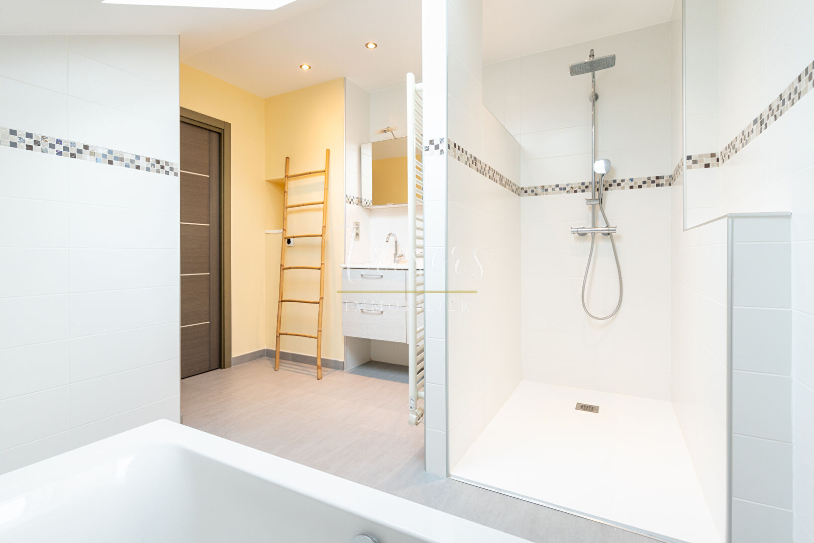 Photo 6 — TRESORS IMMOBILIER