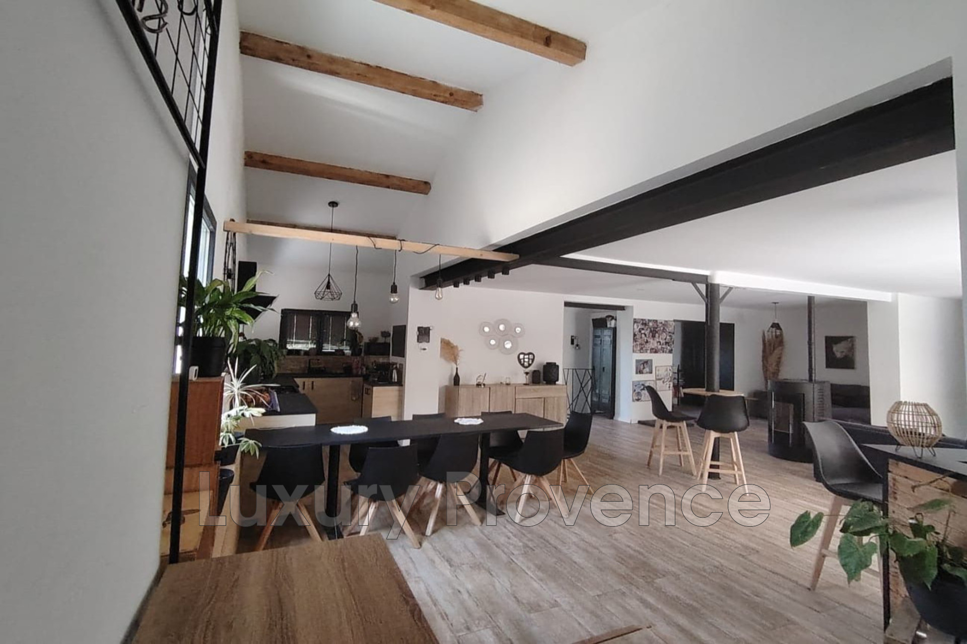 Photo 10 — LUXURY PROVENCE
