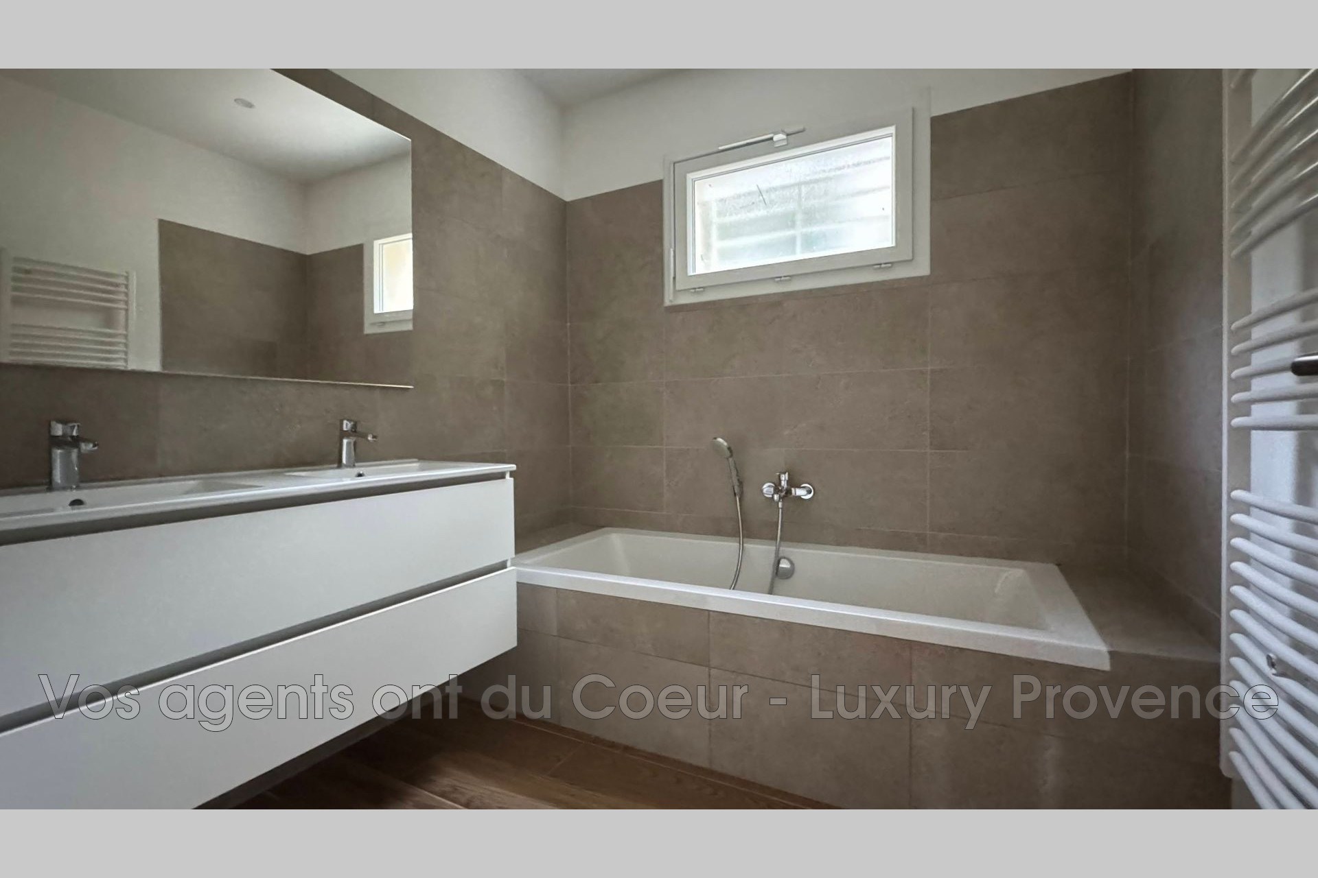Photo 8 — LUXURY PROVENCE