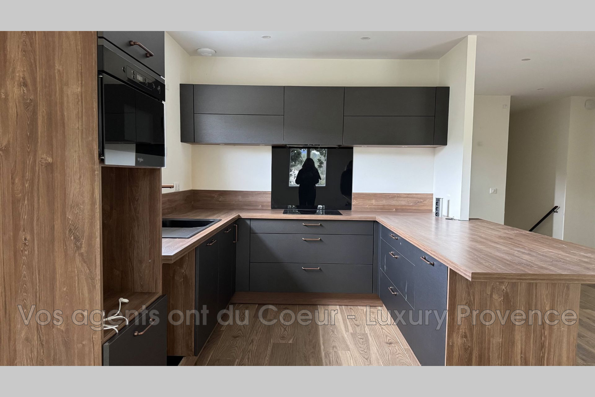 Photo 3 — LUXURY PROVENCE