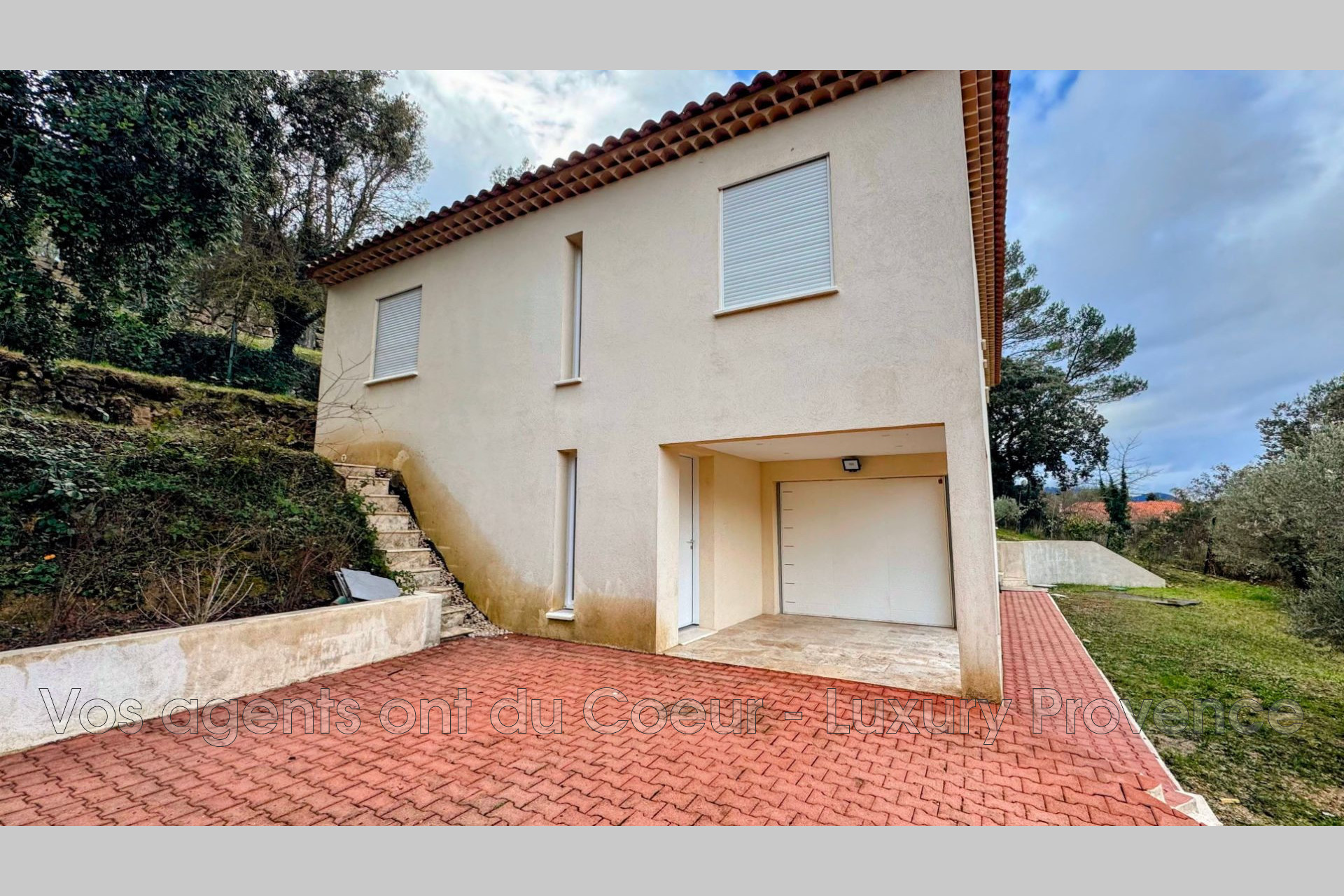 Photo 2 — LUXURY PROVENCE