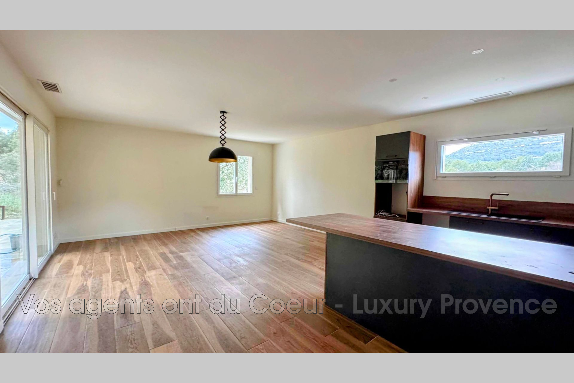Photo 5 — LUXURY PROVENCE