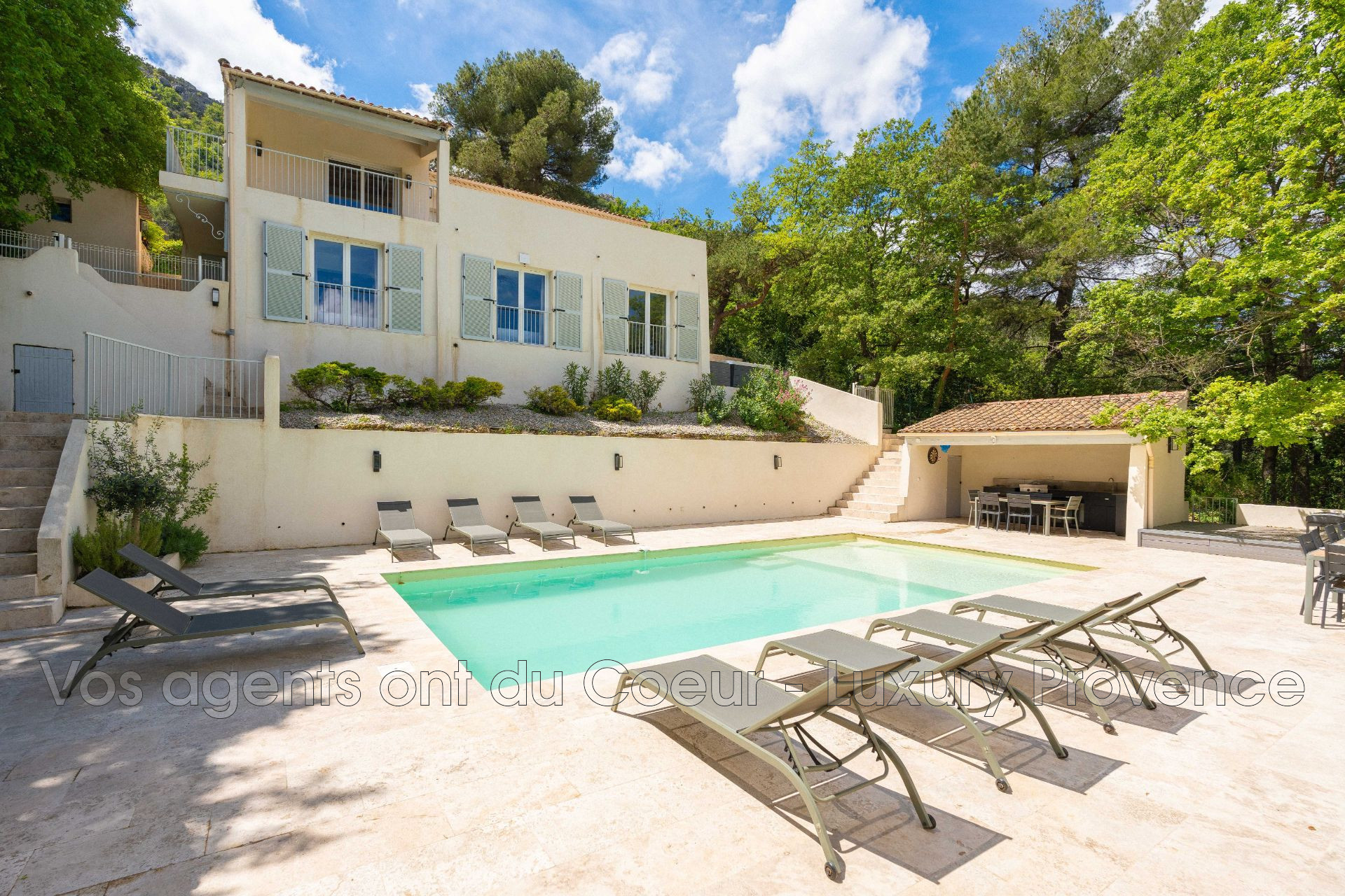 Photo 3 — LUXURY PROVENCE