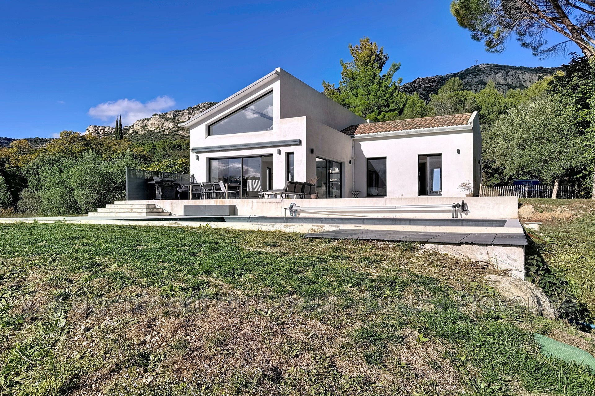 Photo 4 — LUXURY PROVENCE