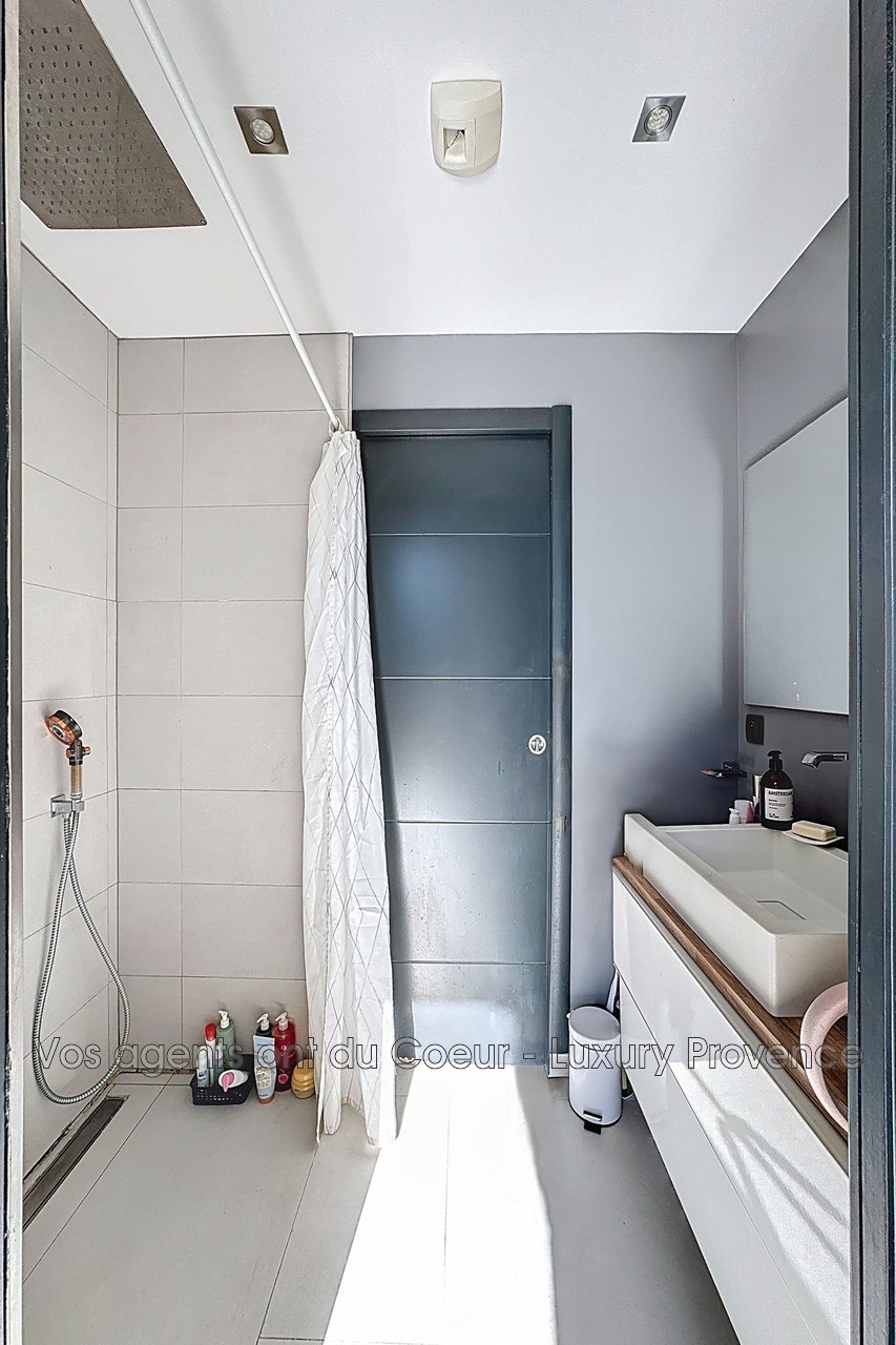 Photo 12 — LUXURY PROVENCE