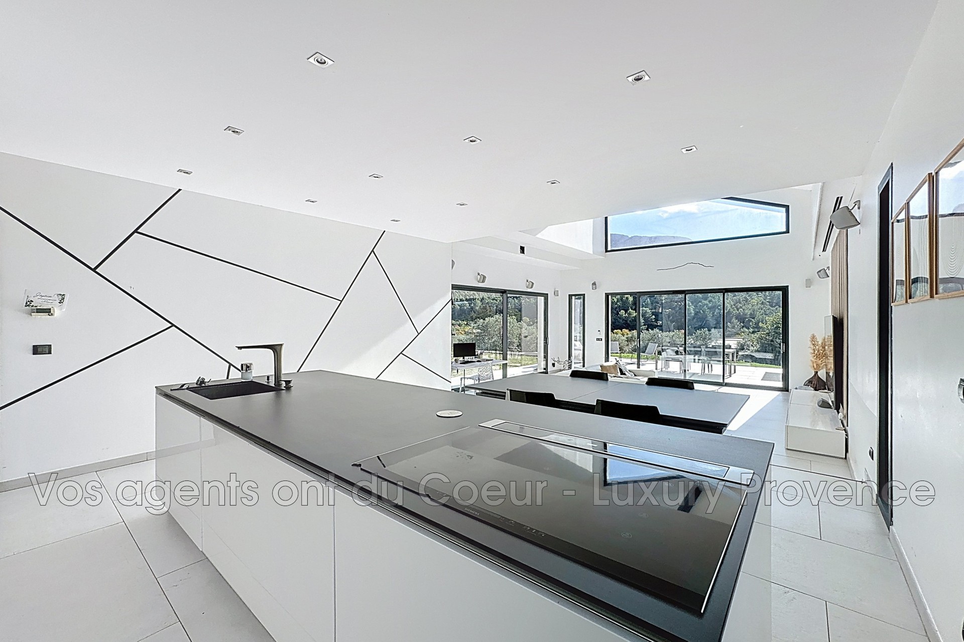 Photo 7 — LUXURY PROVENCE