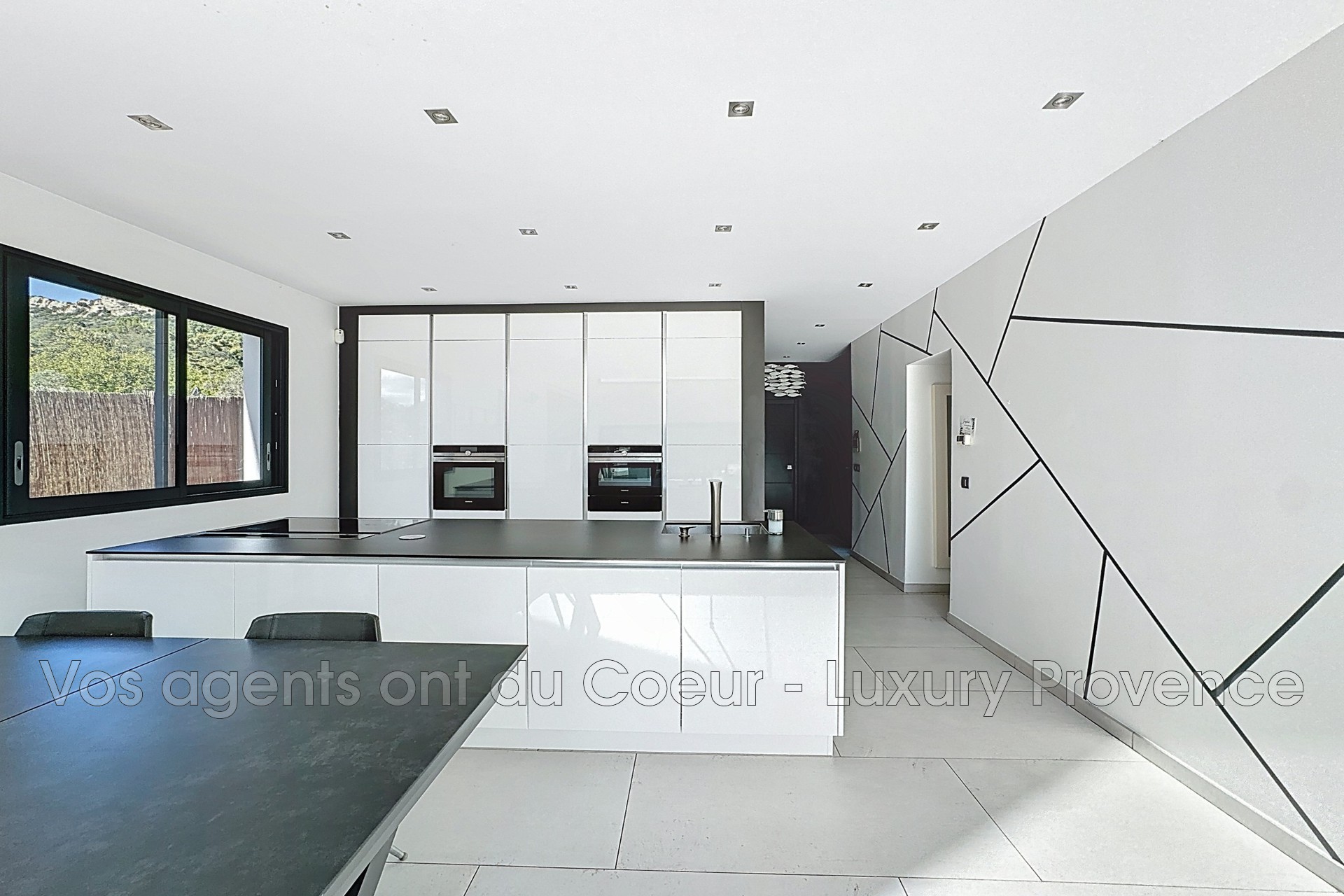 Photo 8 — LUXURY PROVENCE