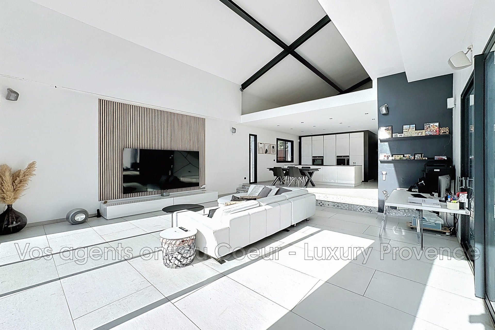 Photo 6 — LUXURY PROVENCE