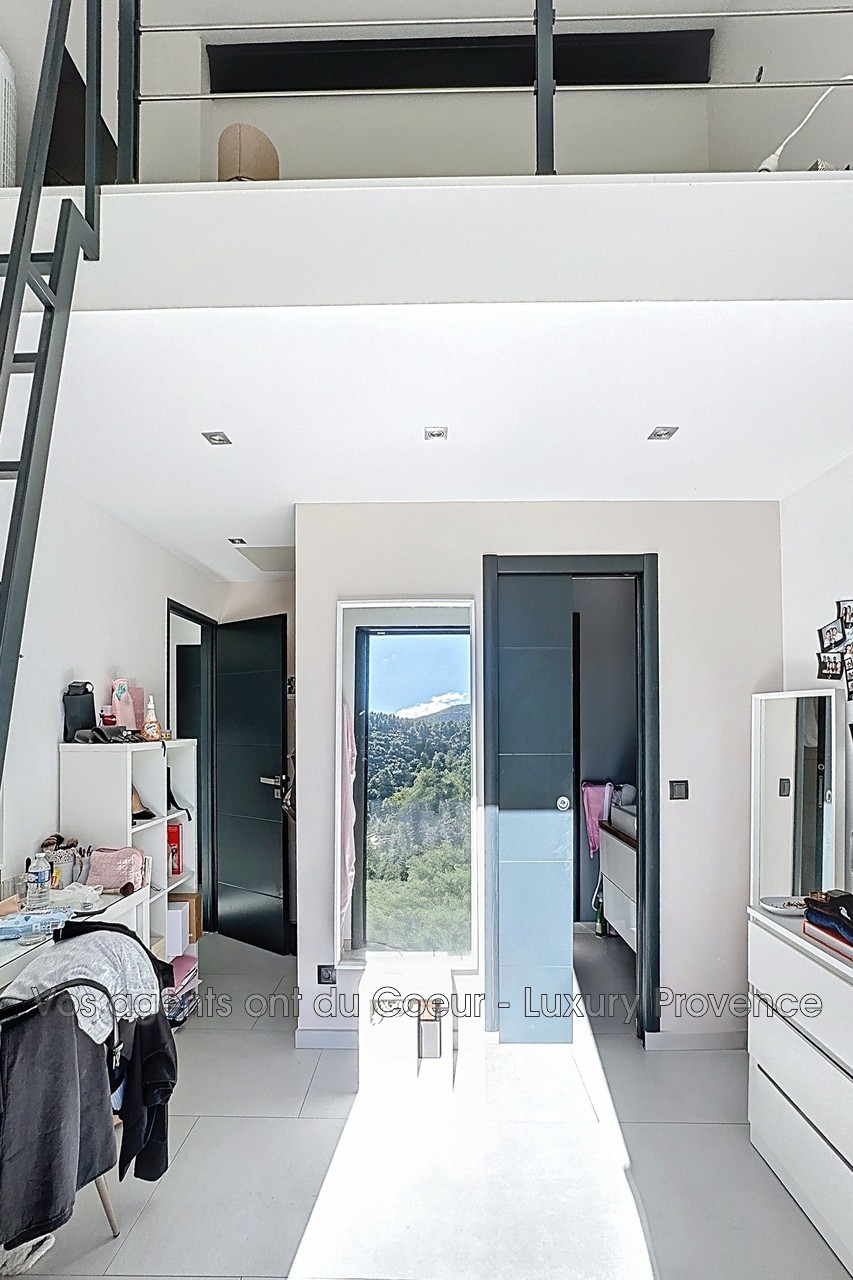 Photo 13 — LUXURY PROVENCE