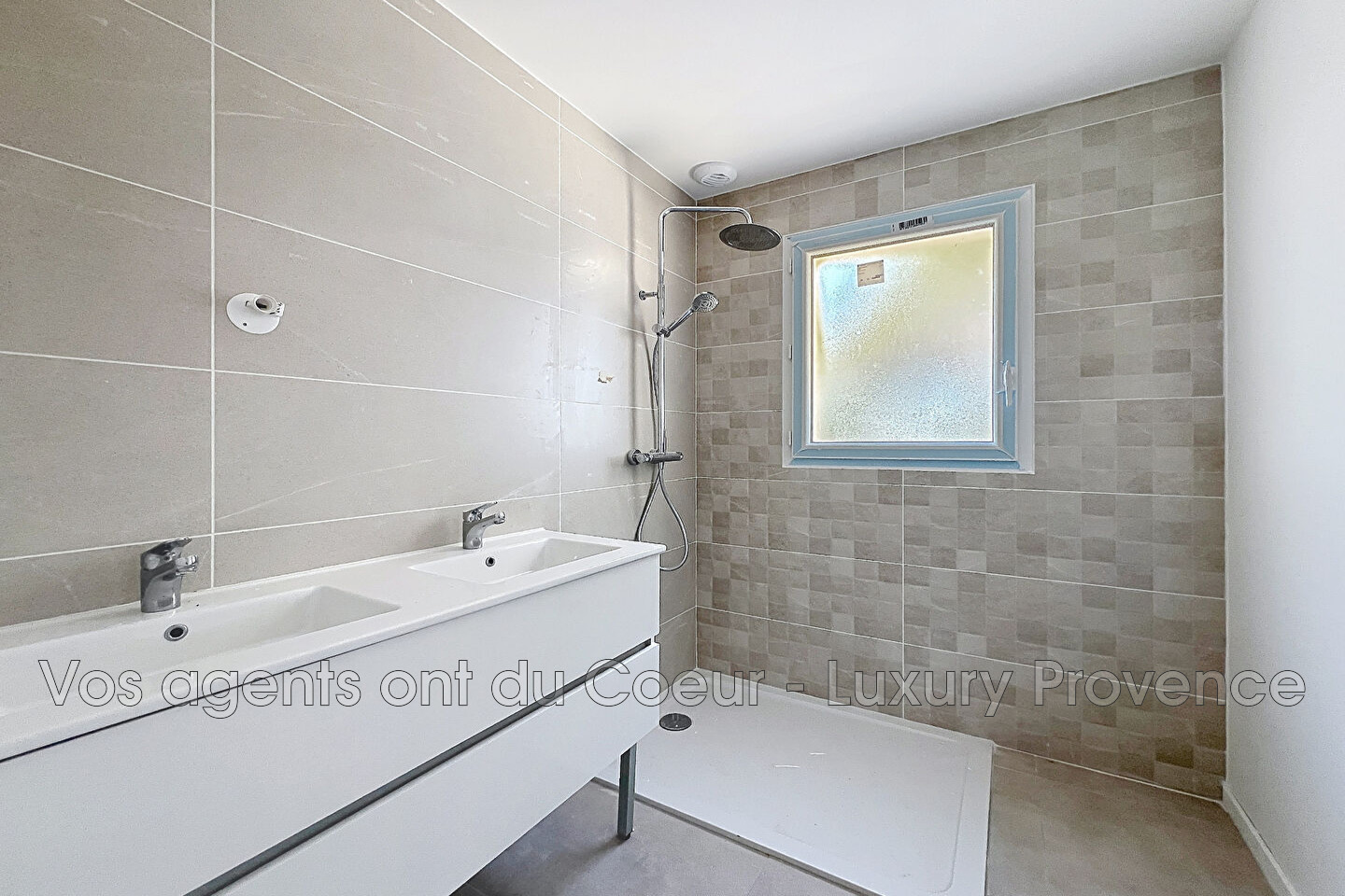 Photo 11 — LUXURY PROVENCE