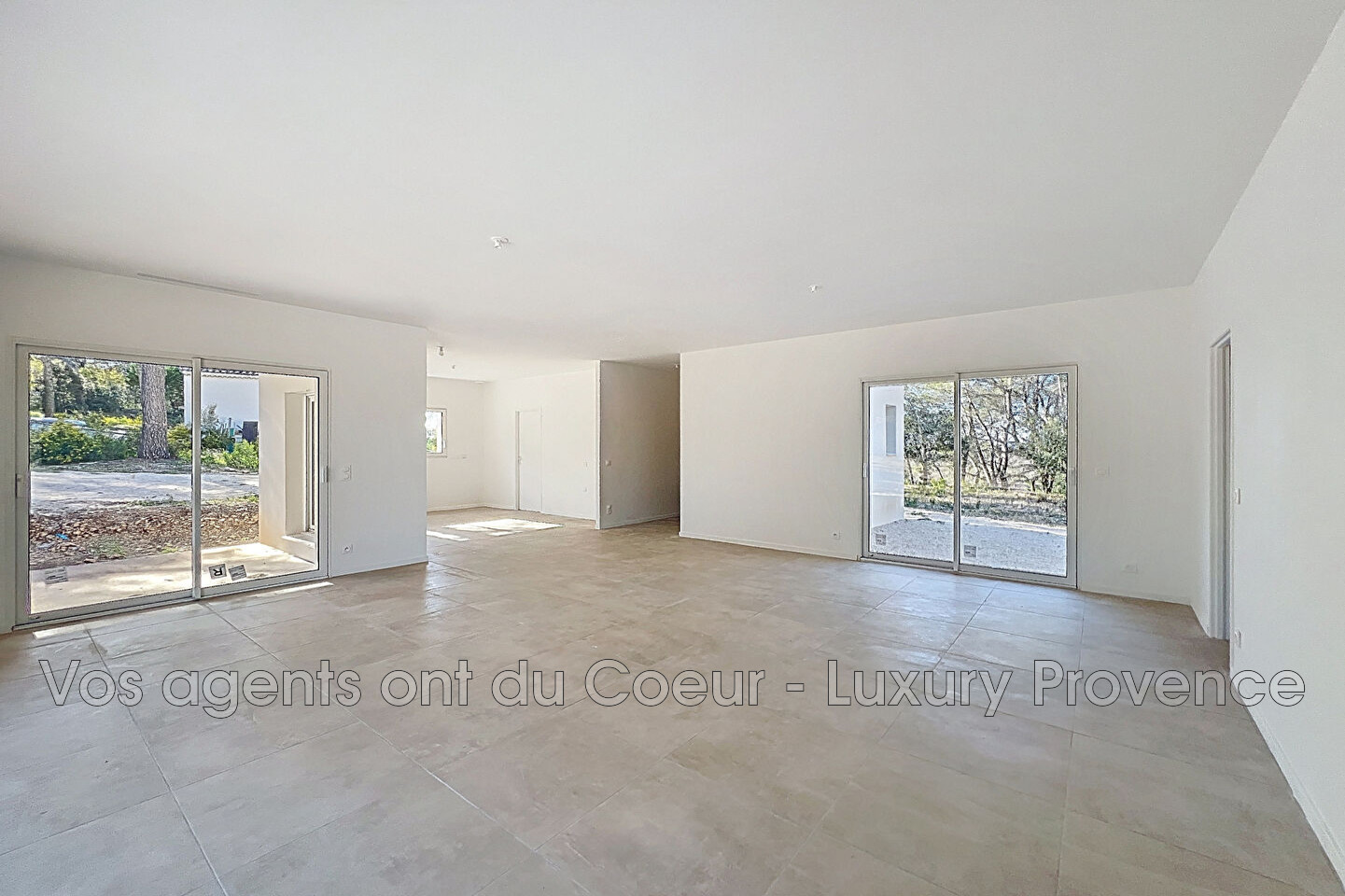 Photo 8 — LUXURY PROVENCE