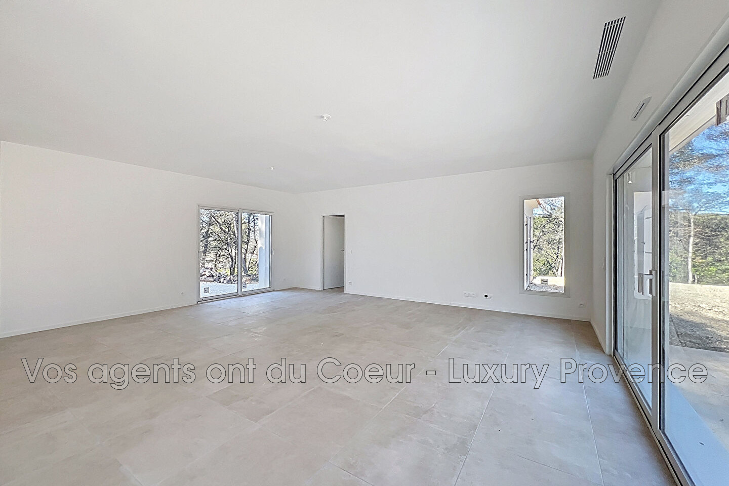 Photo 9 — LUXURY PROVENCE